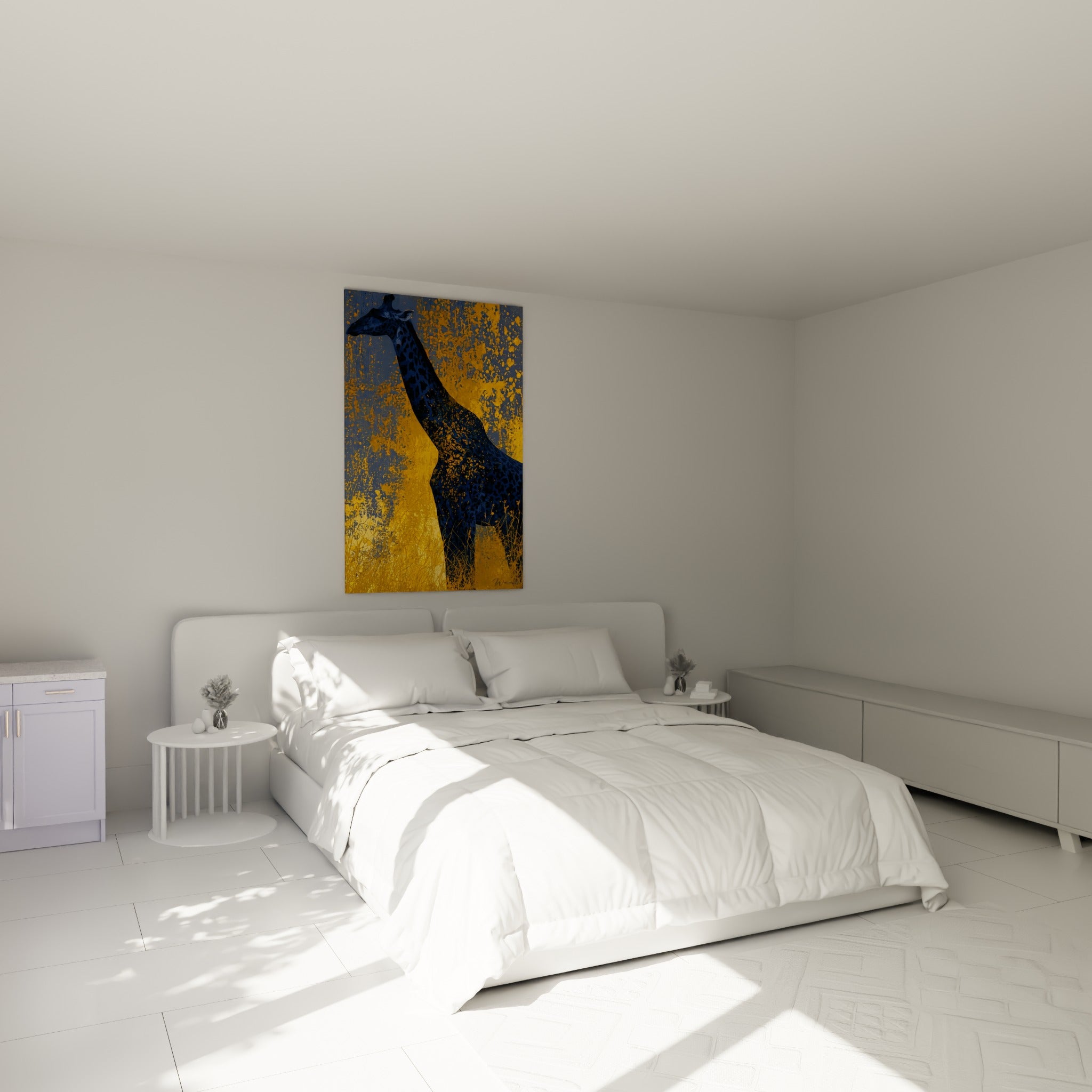 Silhouette de girafe bleu marine et dorée accrochée au-dessus d'un lit dans une chambre claire