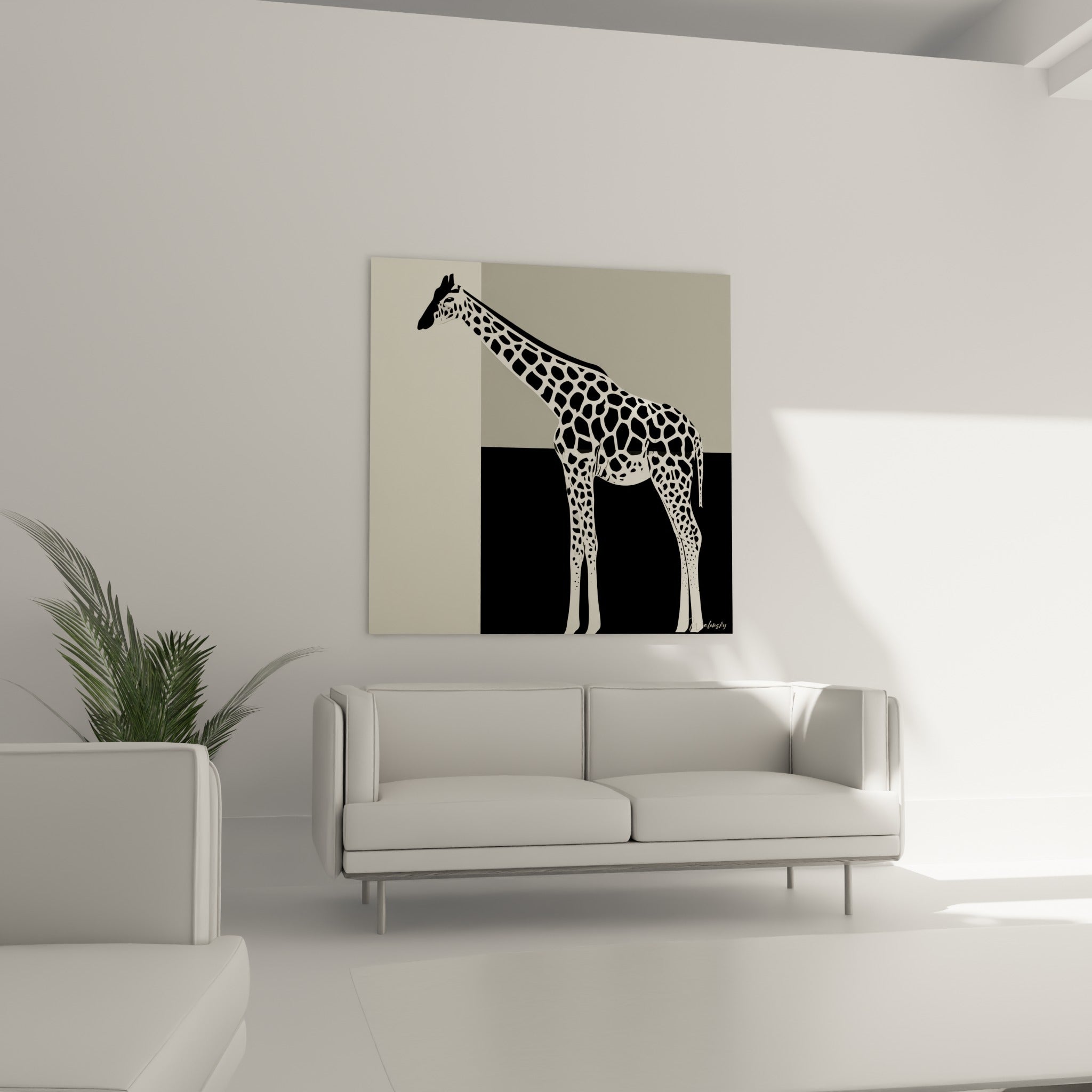 Girafe graphique aux motifs noirs accrochée au-dessus d'un canapé dans un salon lumineux et sobre