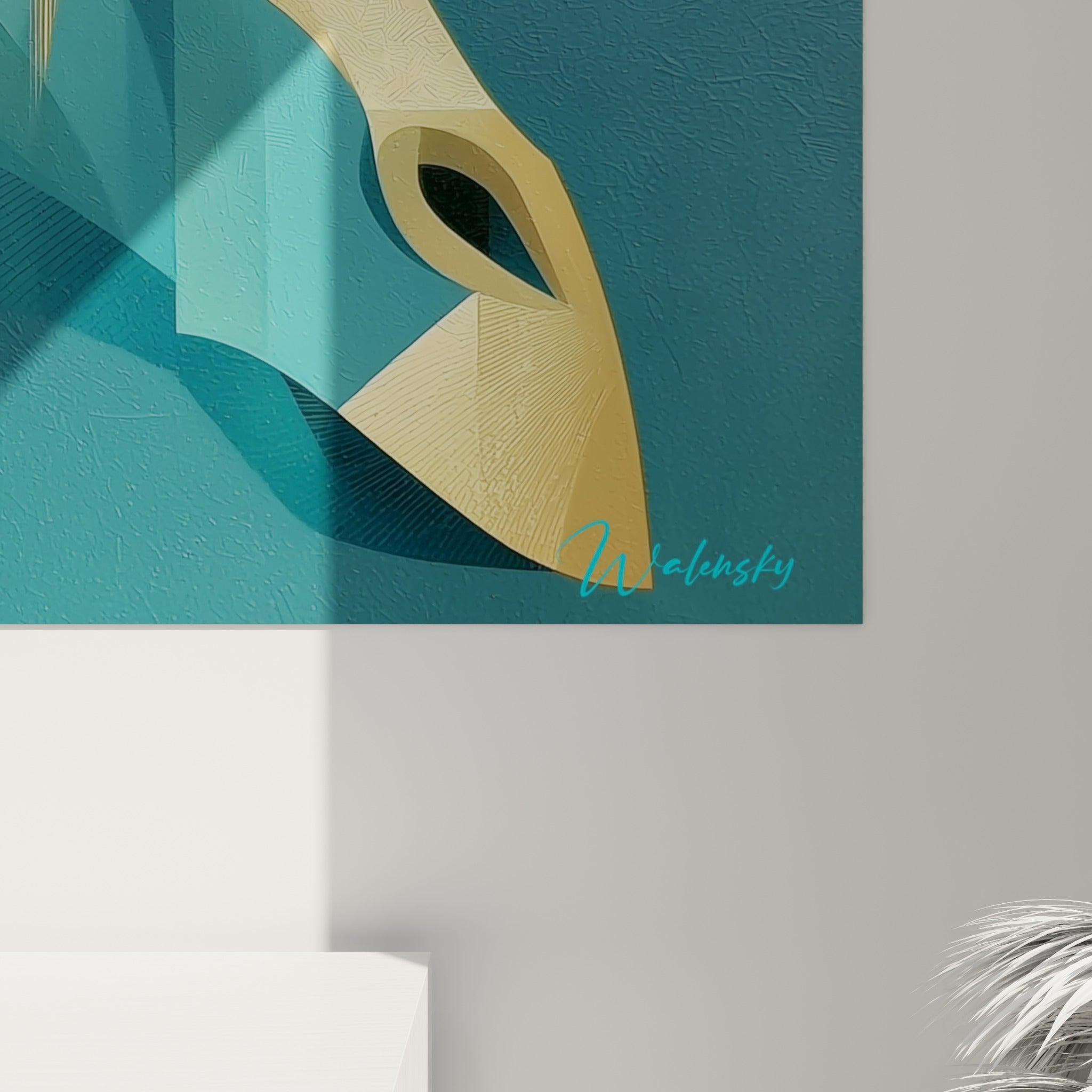 Grain de peinture visible sur les feuilles dorées et le bleu sarcelle texturé de la girafe