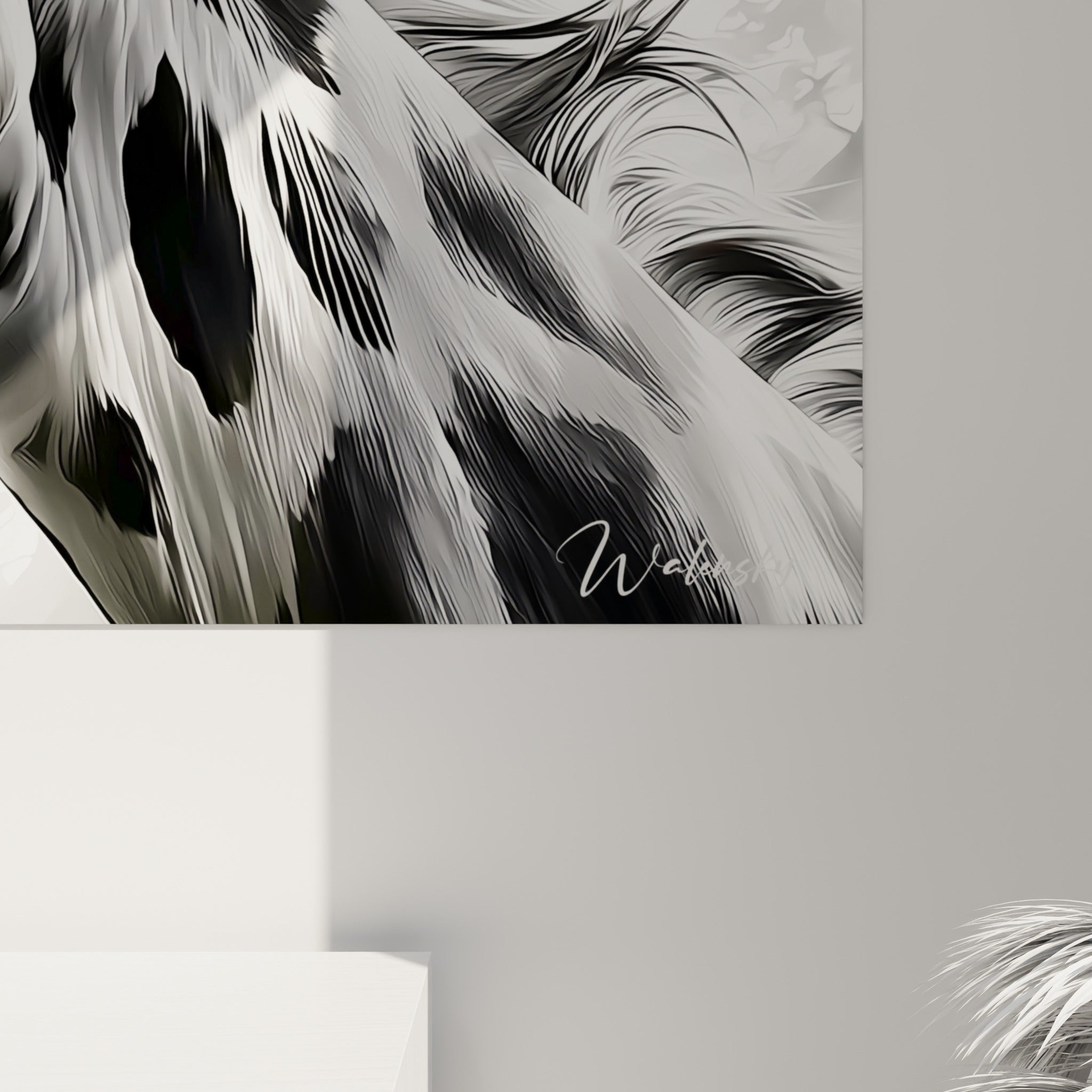 Détail des taches noires et du grain texturé du pelage de girafe, effet gravure sur fond blanc