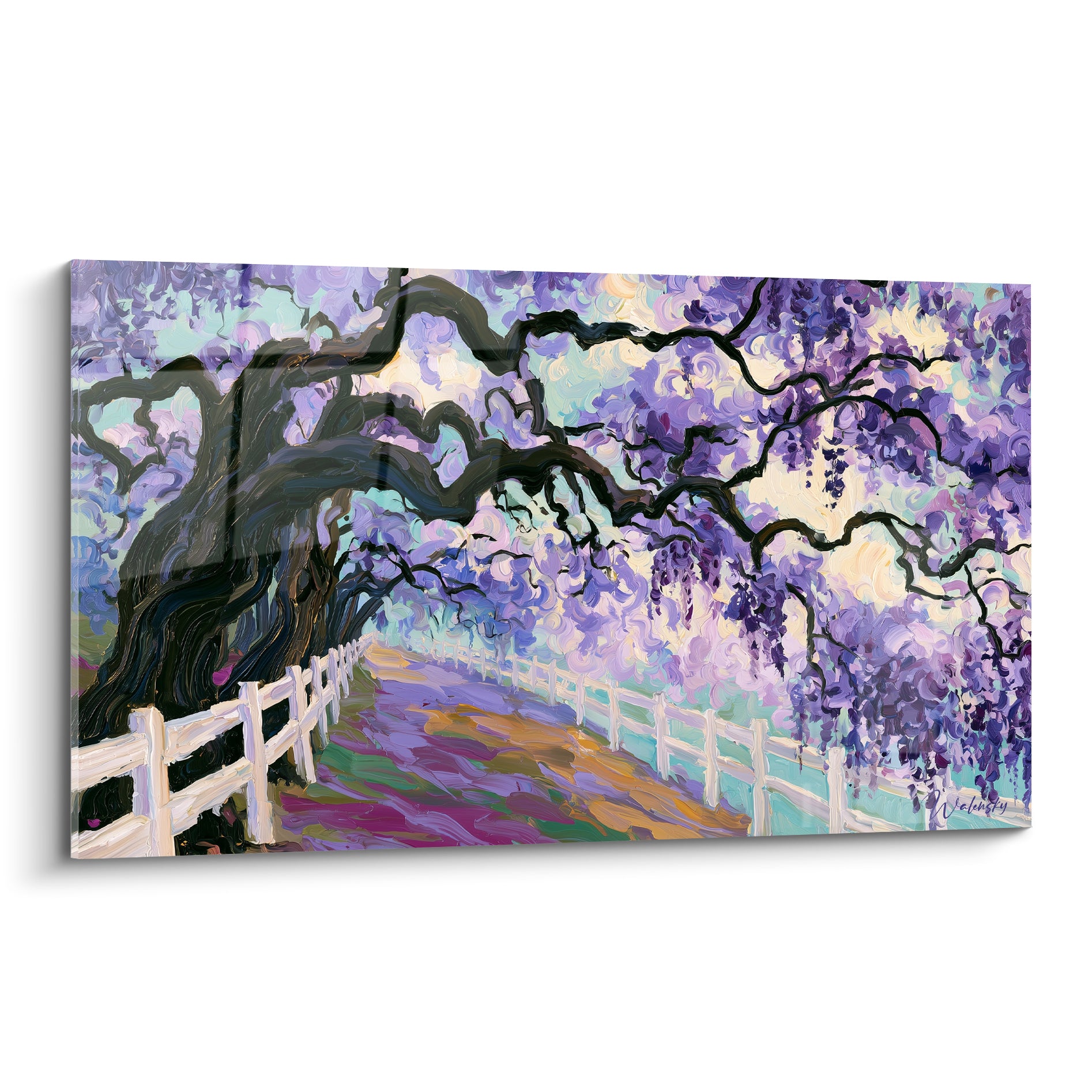 Glycine violette et turquoise en fleurs, allée bordée d'une clôture blanche, style impressionniste