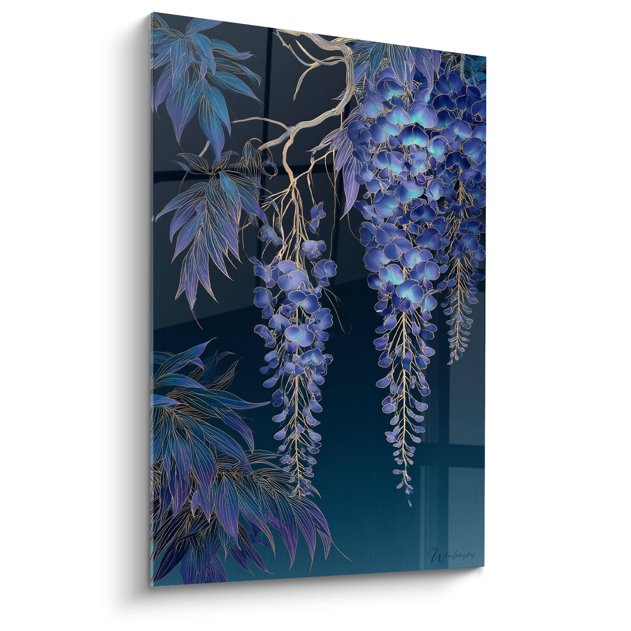 Glycine aux grappes bleu nuit et violet, contours dorés, feuillage bleu-gris en cascade