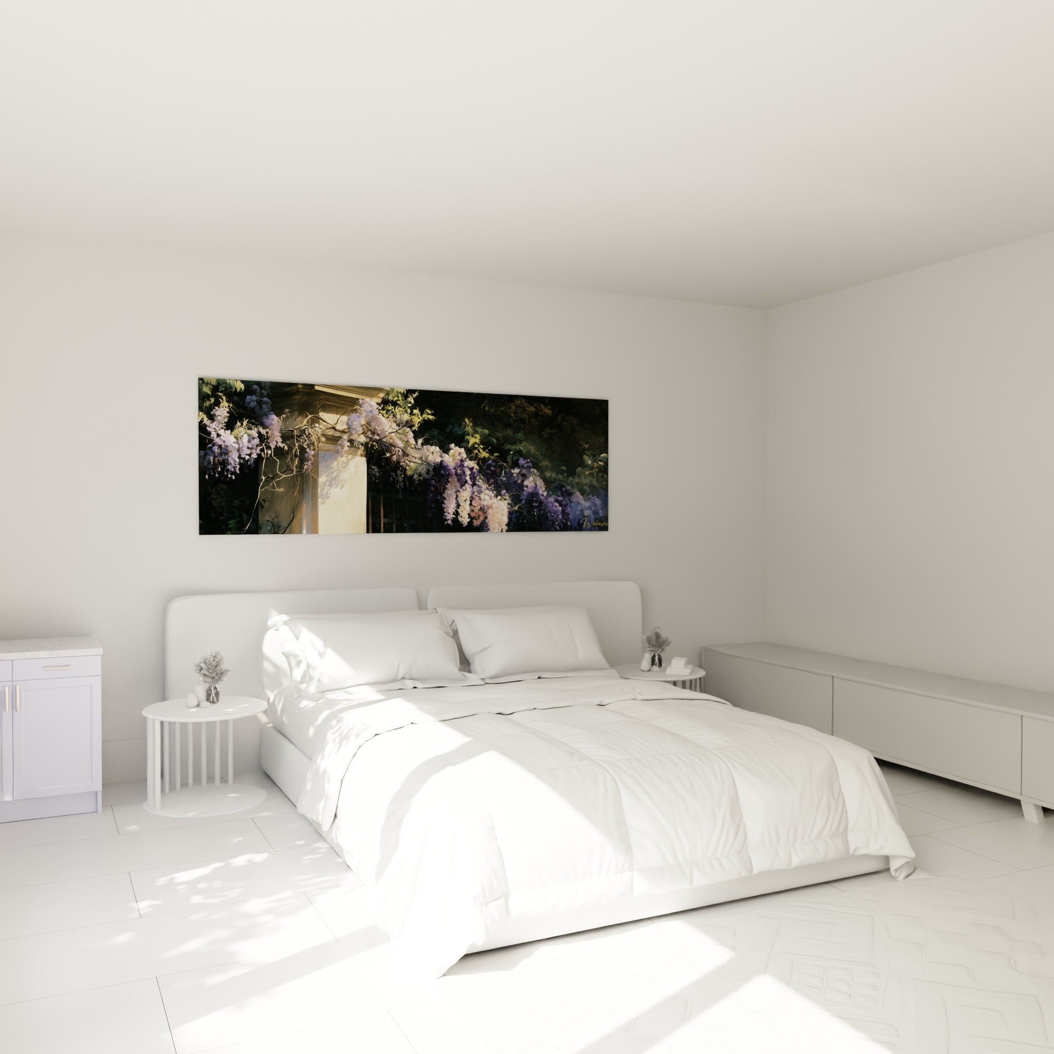 Grappes de glycine violette et blanc cassé au-dessus d'un lit dans une chambre claire