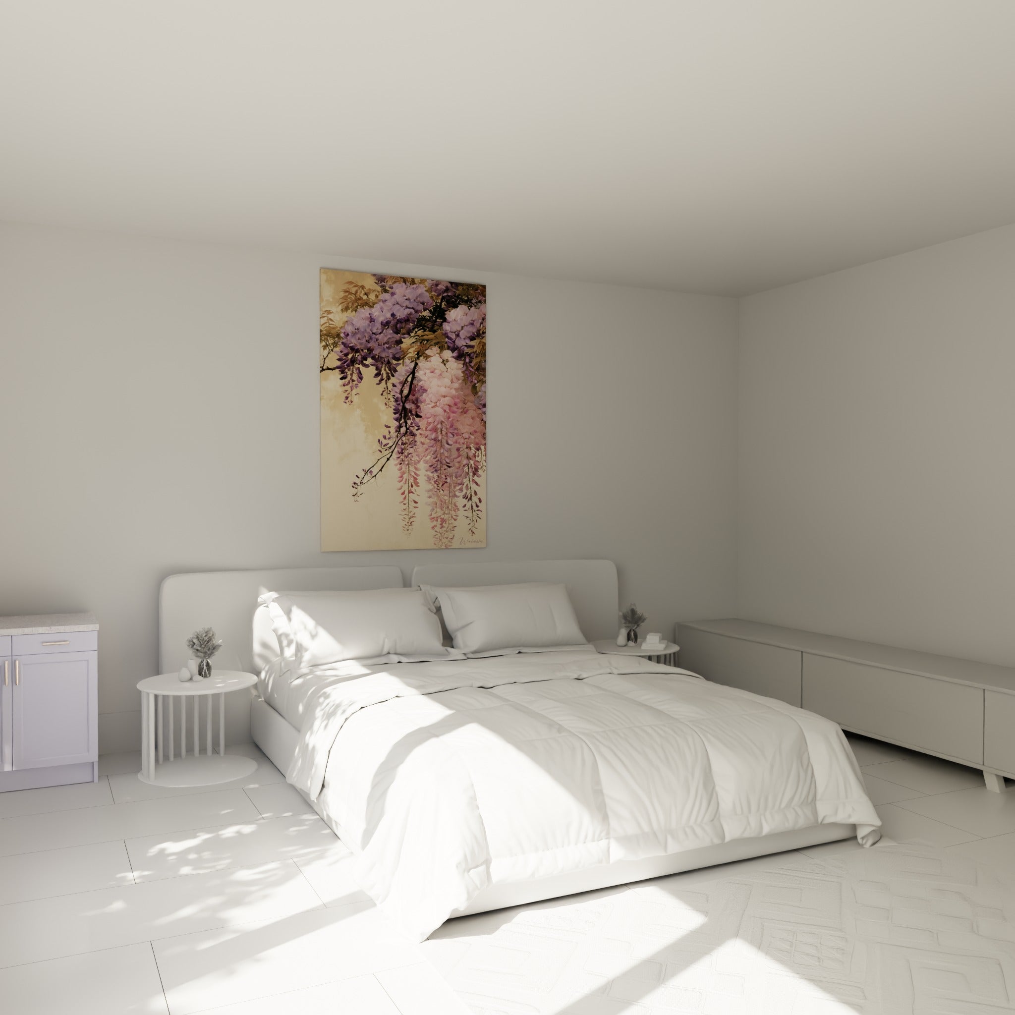 Grappes de glycine violette et rose pâle accrochées au-dessus d'un lit dans une chambre claire
