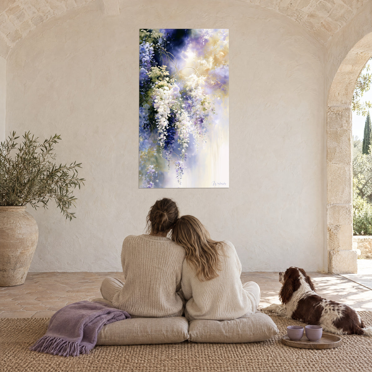 Schilderij bloeiende pergola in parelmoerwit en kobaltblauw, melkachtige druipers, voor een koppel en een spaniël in een boerderij
