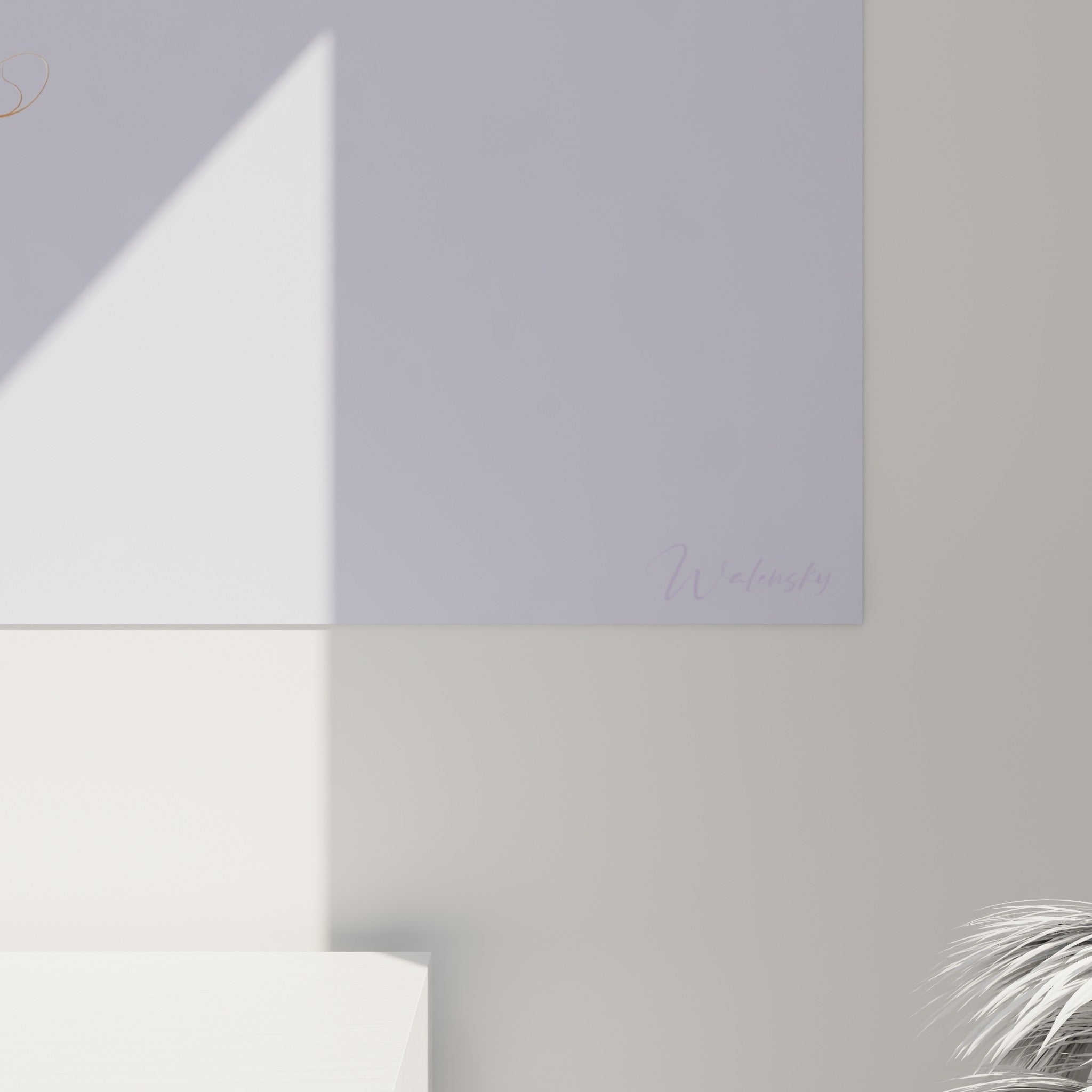 Détail des pétales de glycine lavande et violet foncé, grain de peinture et coulures visibles