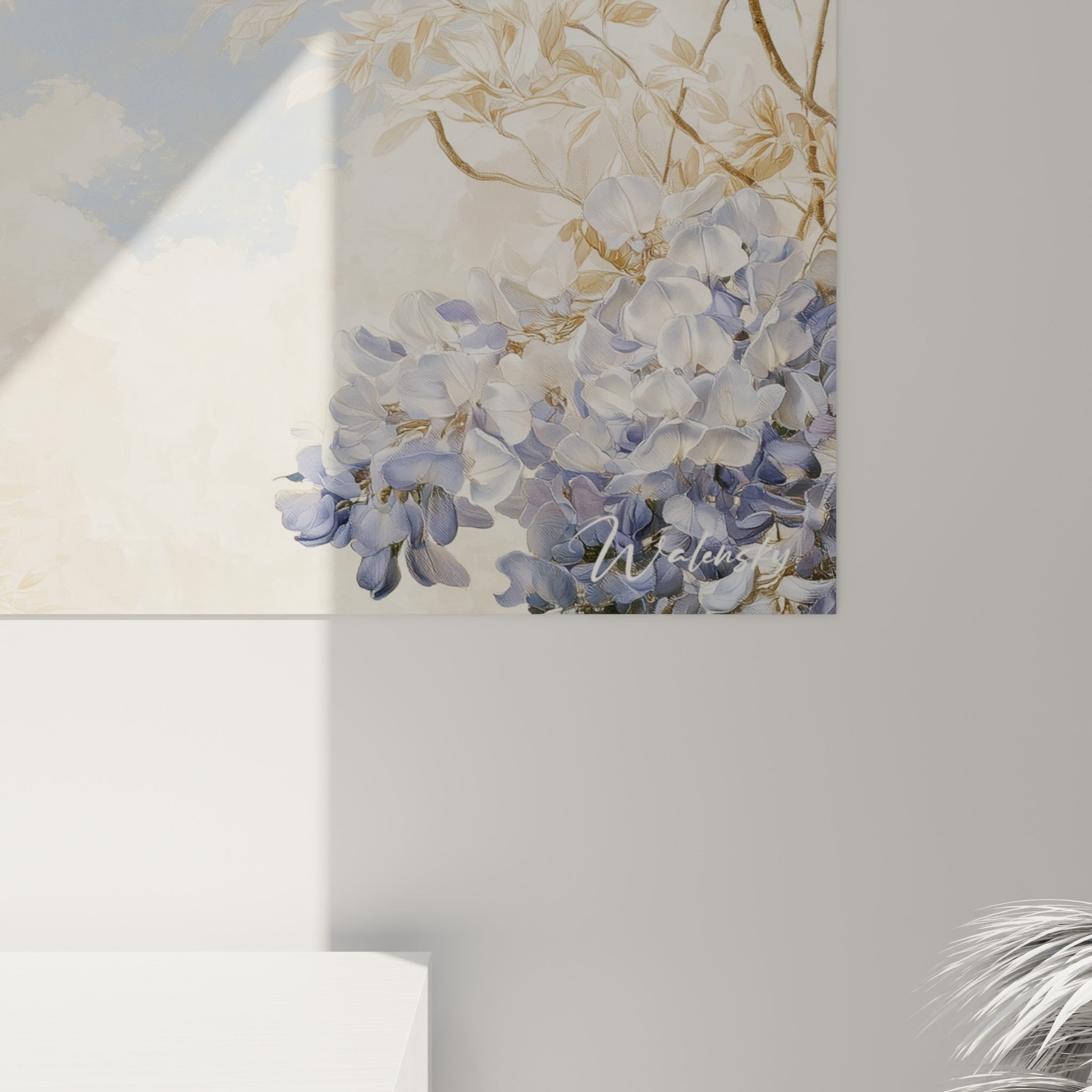 Pétales mauves et feuillage doré peints avec finesse, empâtements visibles sur la toile de la glycine