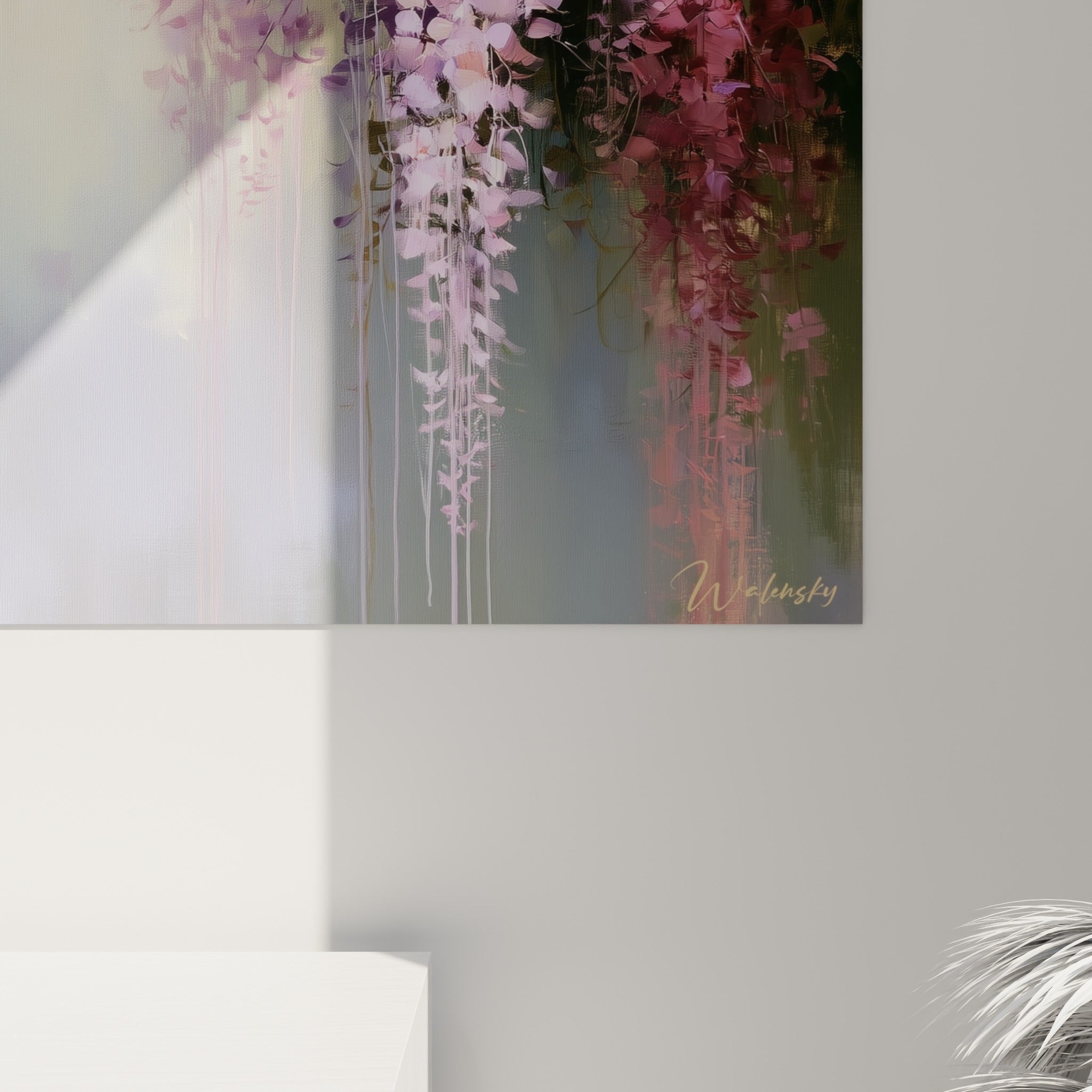 Grain de peinture visible sur les pétales violets et roses, coulures fines de la glycine