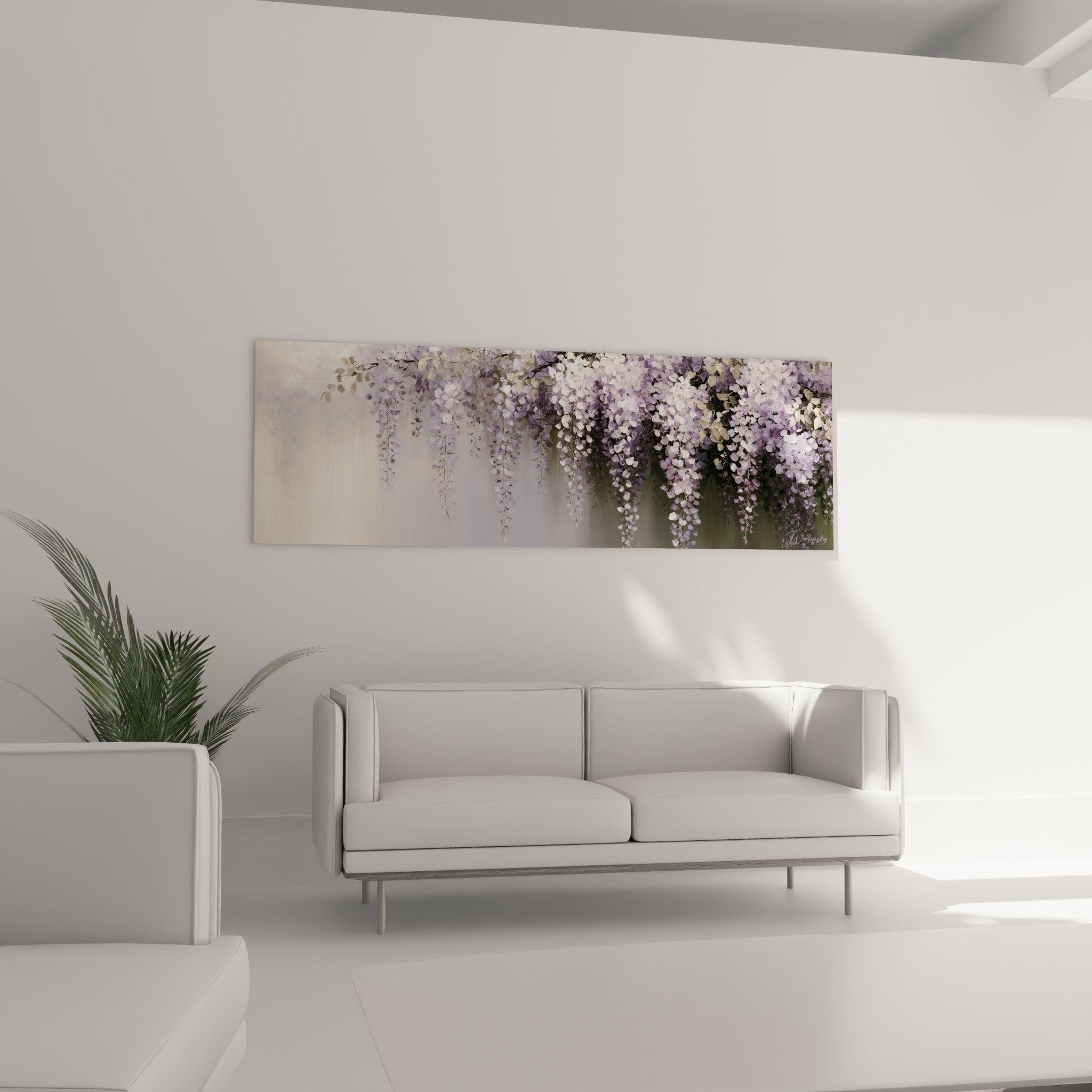 Fleurs de glycine mauve pastel et blanc suspendues au-dessus d'un canapé dans un salon lumineux