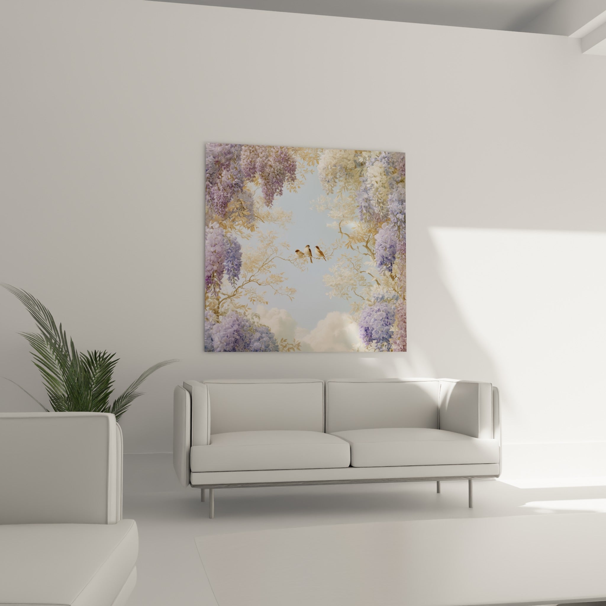 Grappes de glycine dorée et lilas encadrant des oiseaux, tableau au-dessus d'un canapé dans un salon lumineux