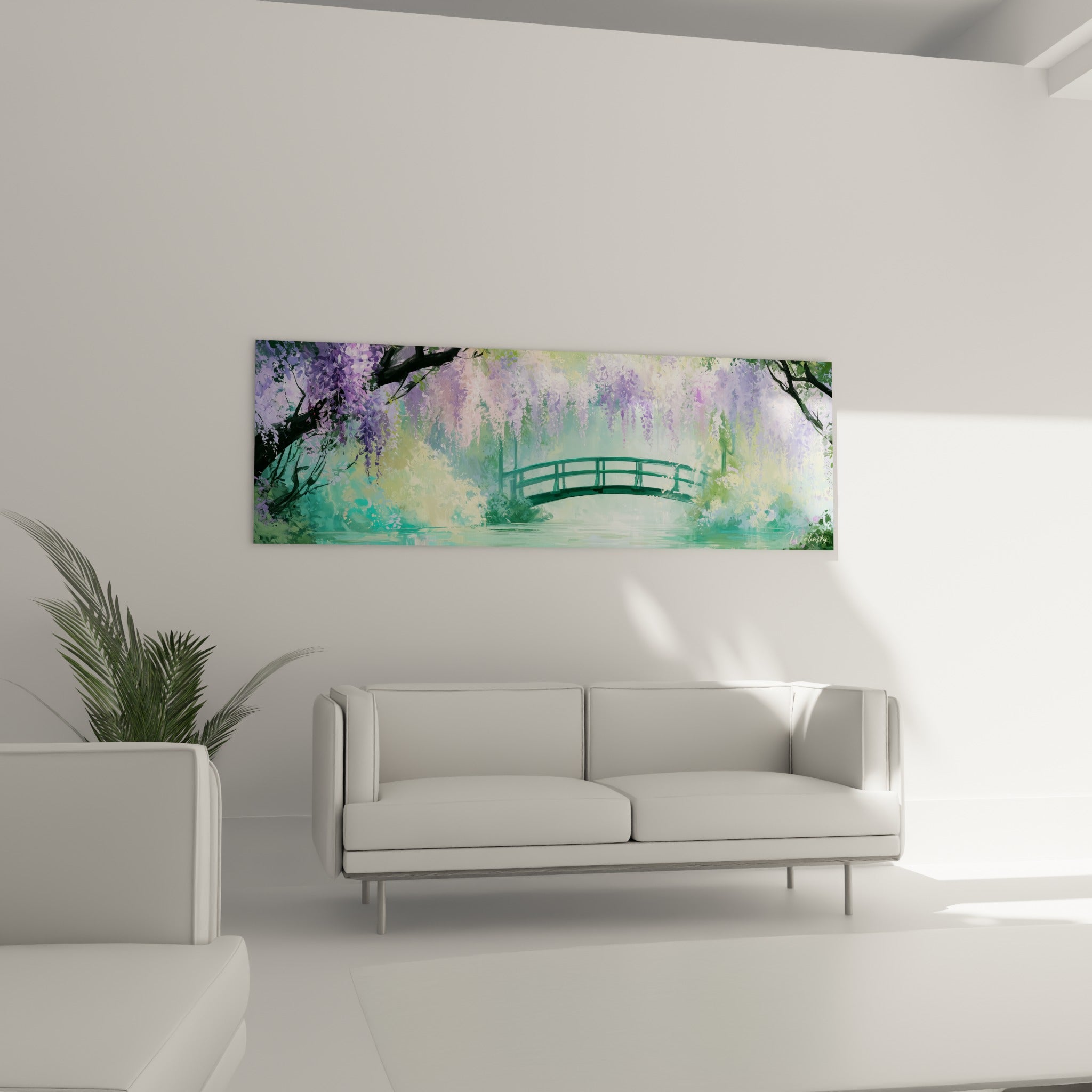 Étang vert d'eau et glycines lilas suspendues, disposés au-dessus d'un canapé dans un salon lumineux