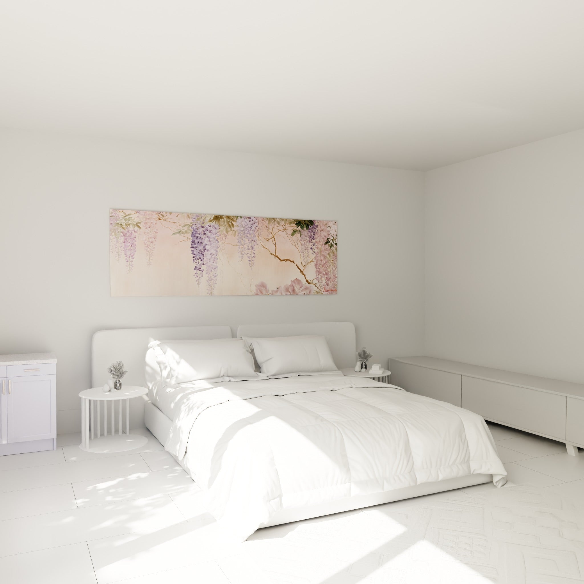 Grappes de glycine violette et rose pâle disposées au-dessus d'un lit dans une chambre claire