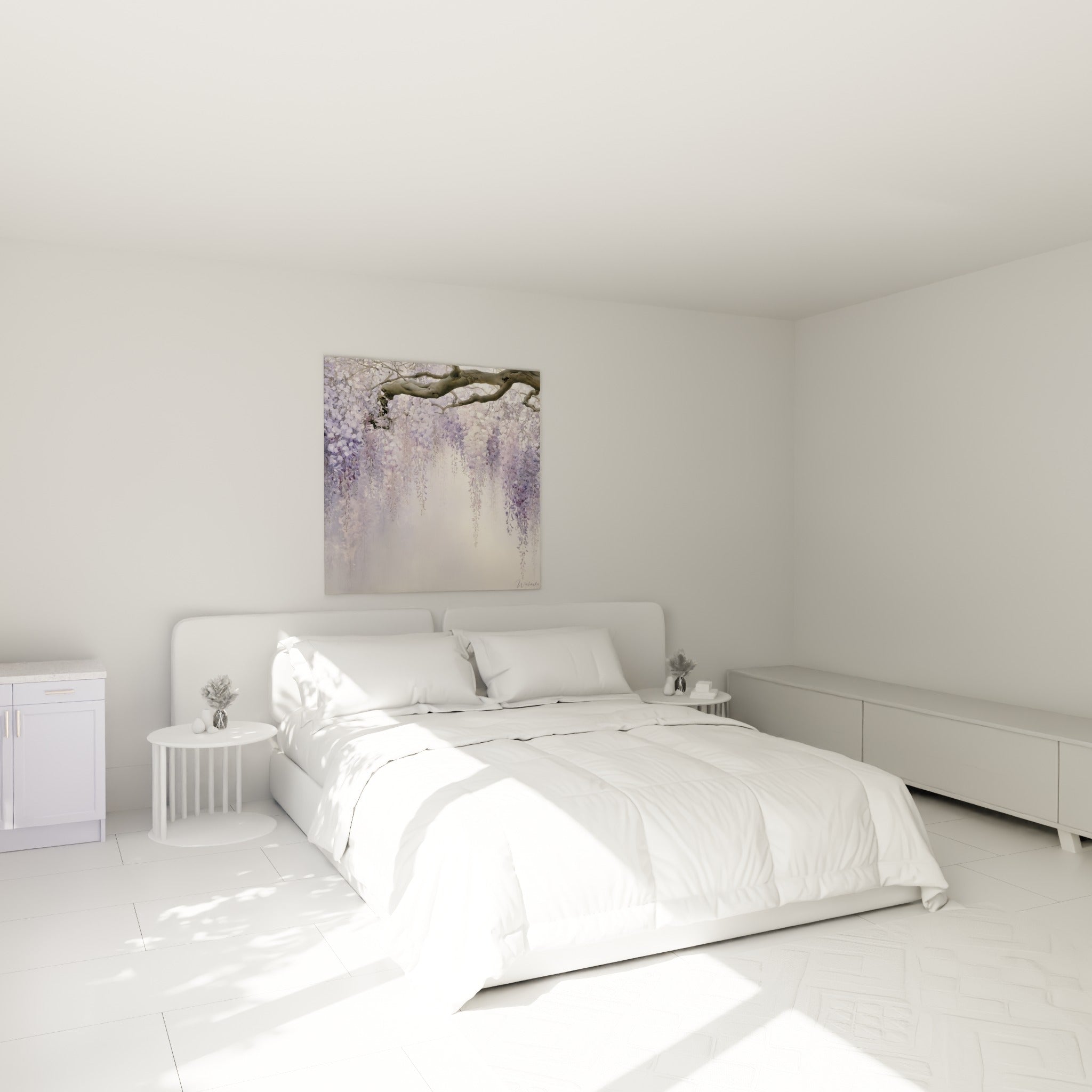 Grappes de glycine lavande et blanches accrochées au-dessus d'un lit dans une chambre claire