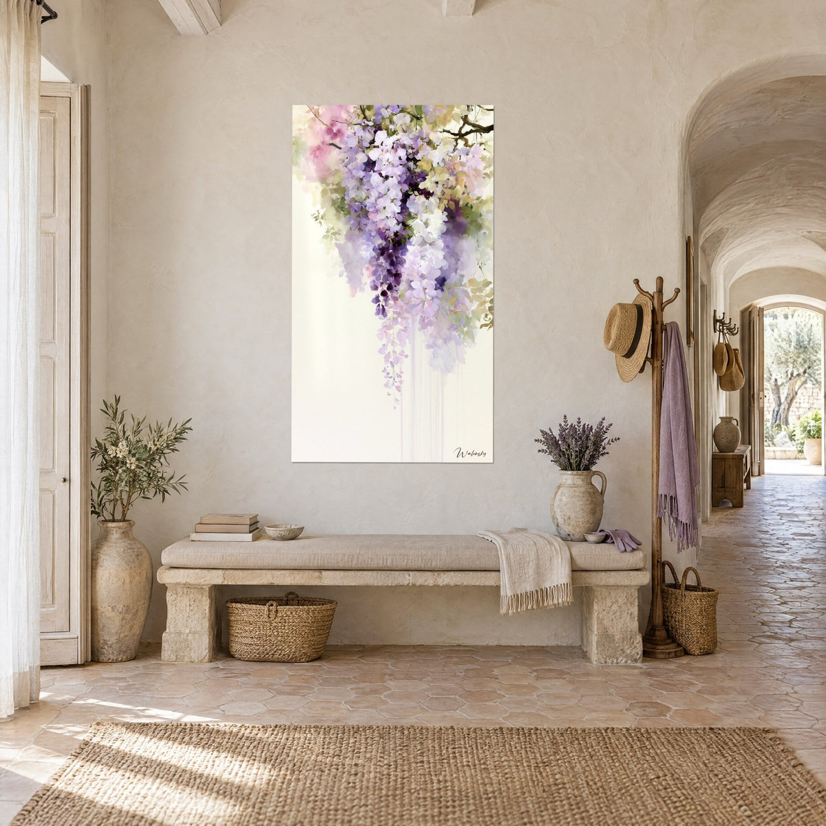 Schilderij waterval van mauwe bloesems met lichte druipsporen op crèmekleurige achtergrond, driekwartzicht, stenen bank in een Provençaals mas