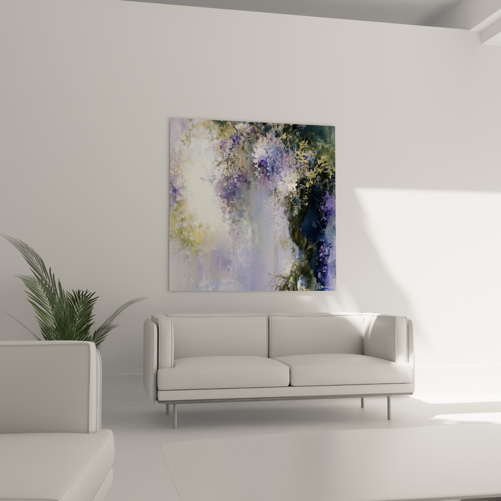 Fleurs de glycine lilas et mauve pastel au-dessus d'un canapé dans un salon lumineux