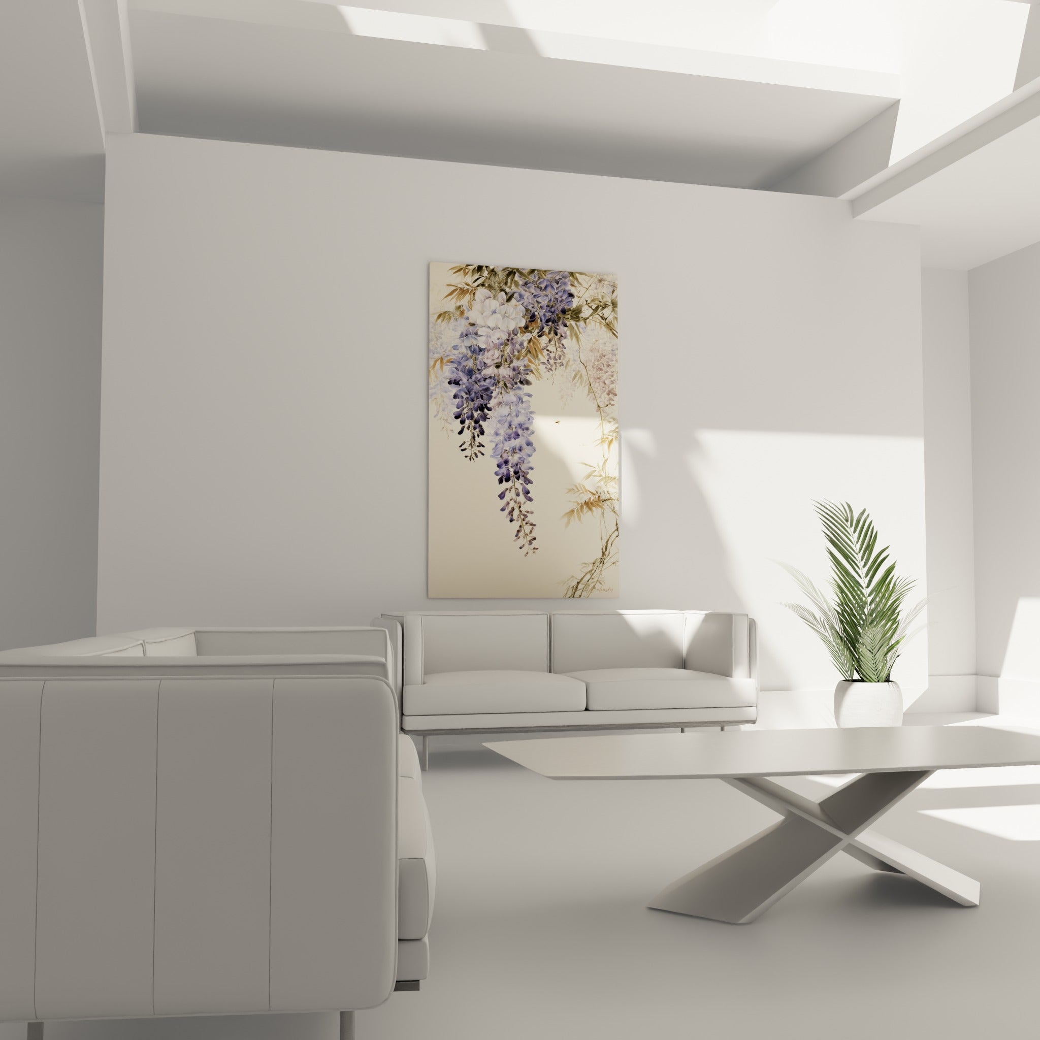 Grappes de glycine bleu-mauve et vert olive accrochées au-dessus d'un canapé dans un salon lumineux