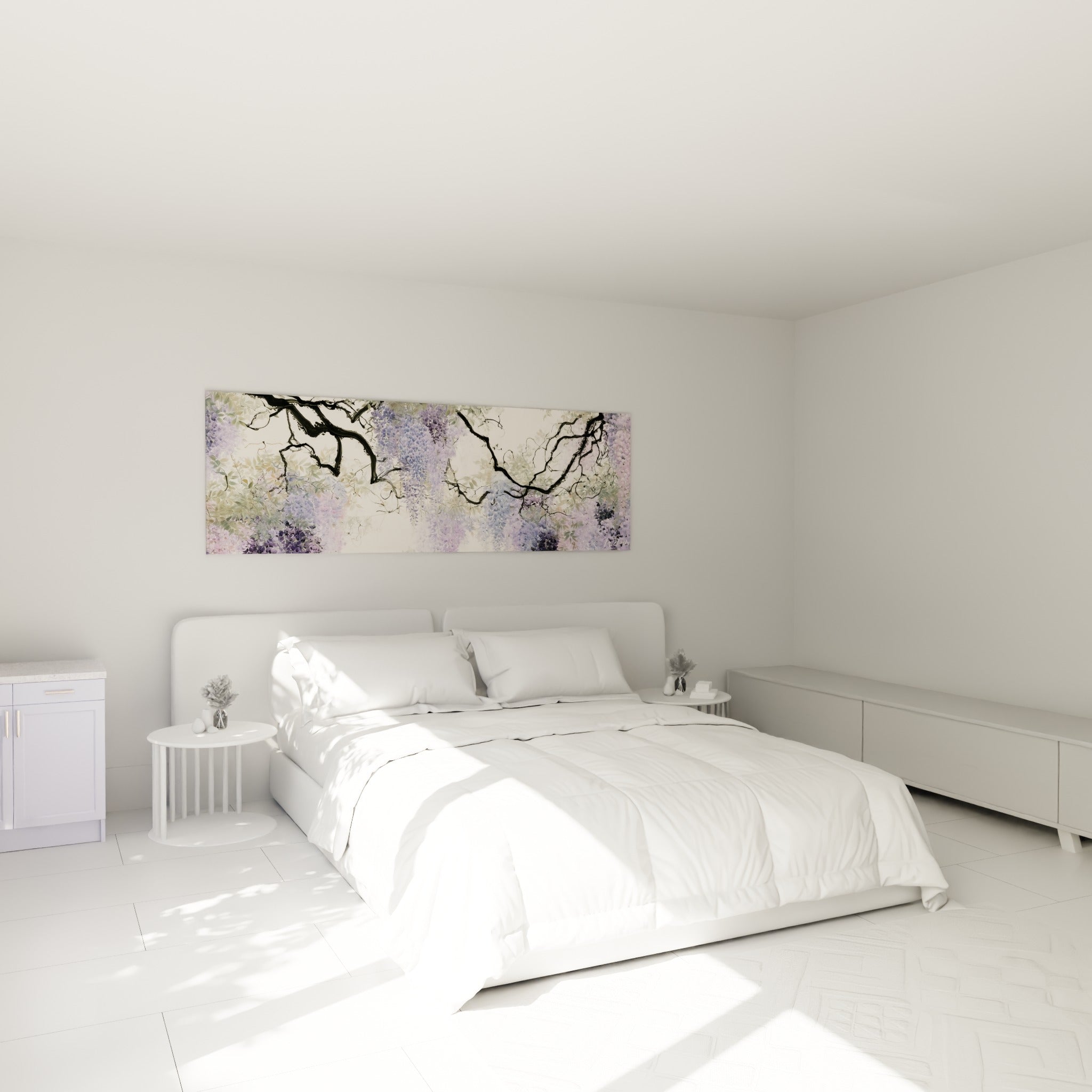 Fleurs de glycine violettes et roses tombantes au-dessus d'un lit dans une chambre claire