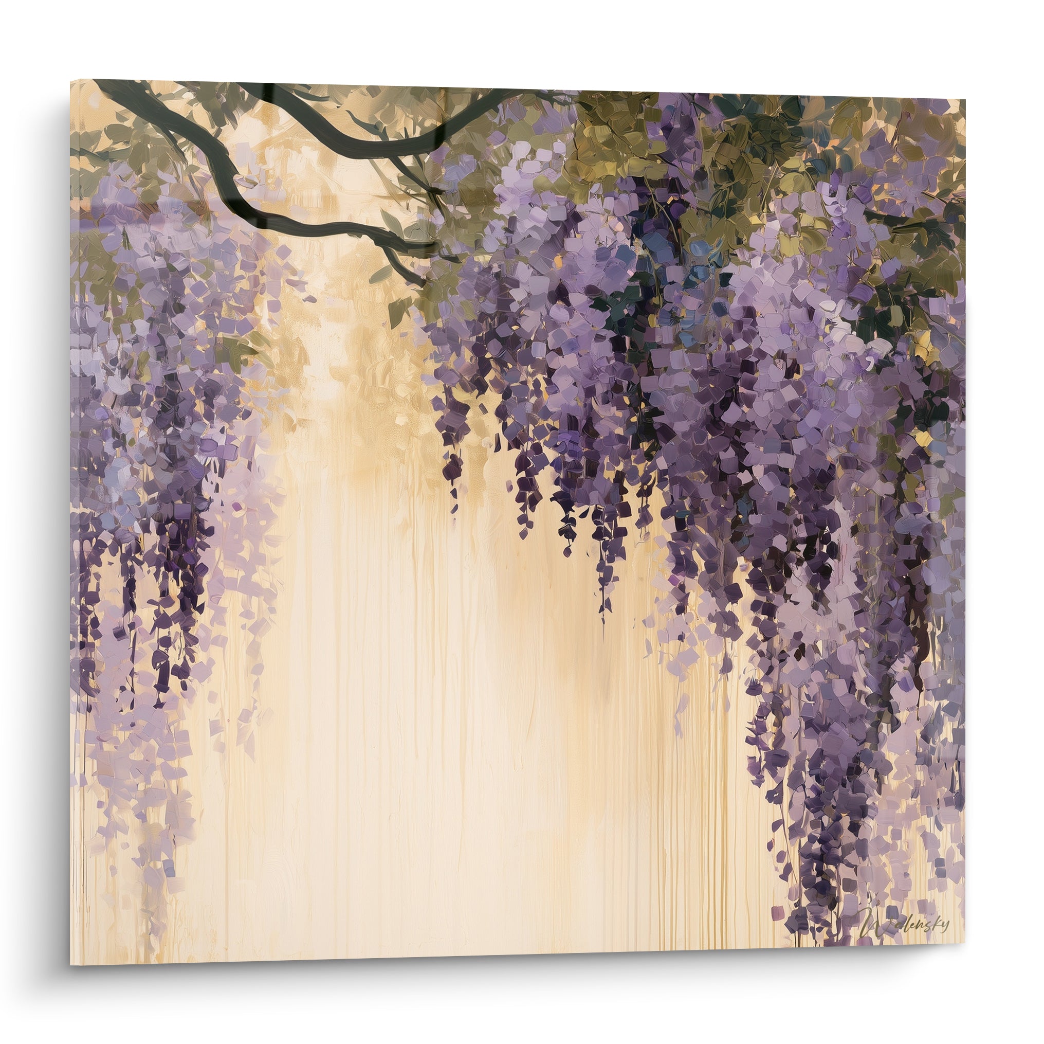 Glycine mauve et violette en grappes tombantes sur fond beige doré lumineux, style peint texturé
