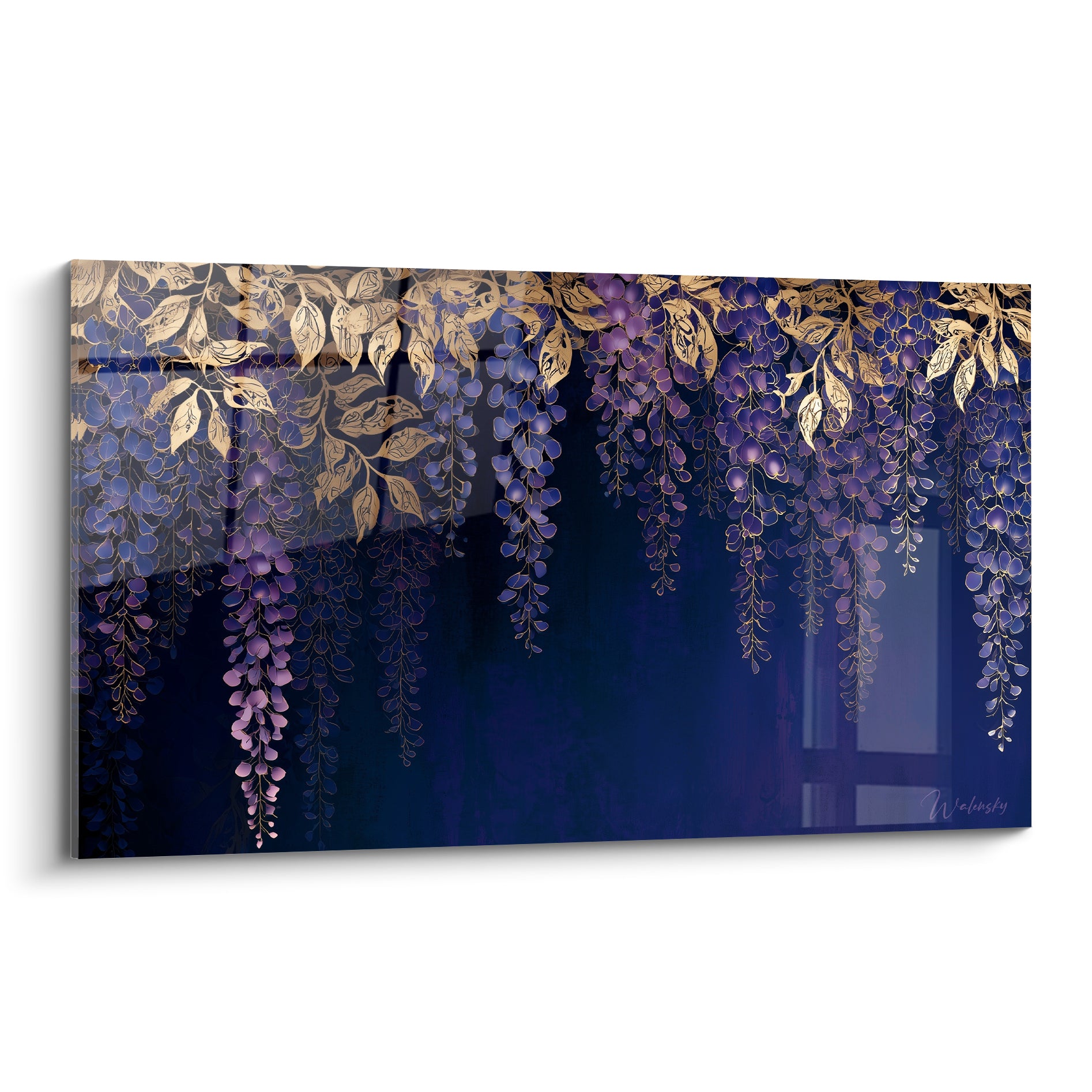 Glycine mauve et dorée en cascade sur fond bleu marine profond, style graphique raffiné