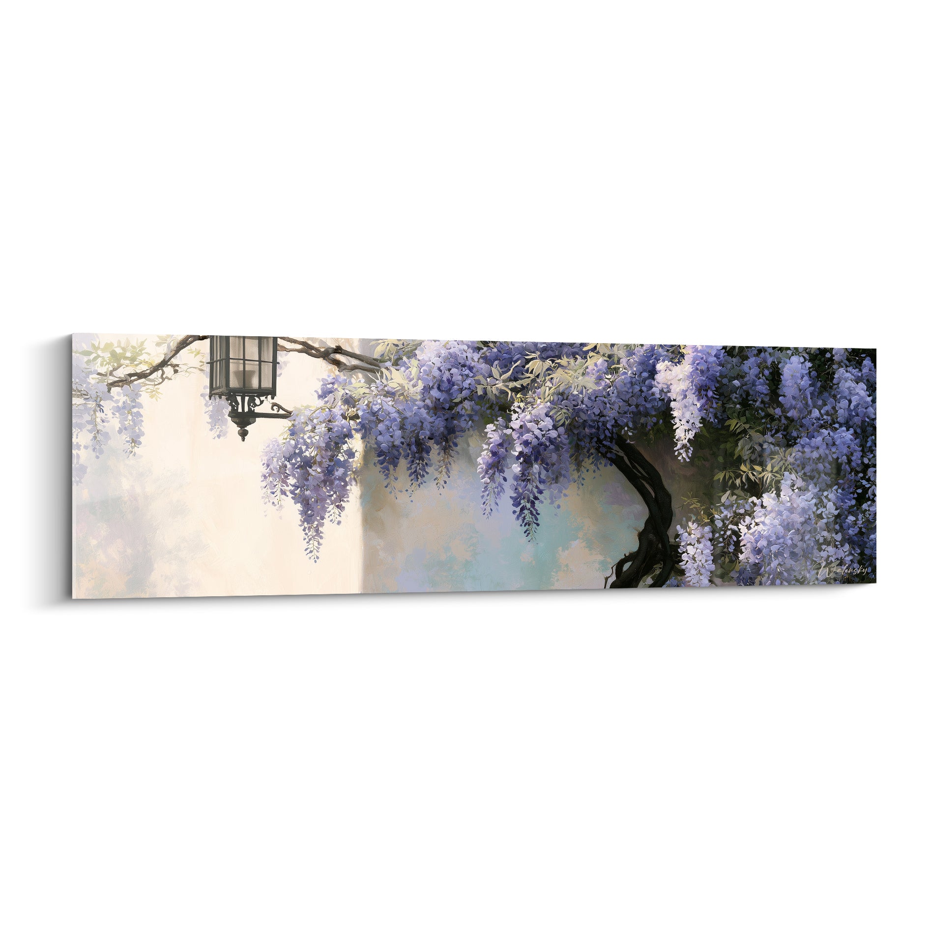 Glycine mauve et blanche en cascade, lanterne ancienne, fond ivoire et bleu pastel