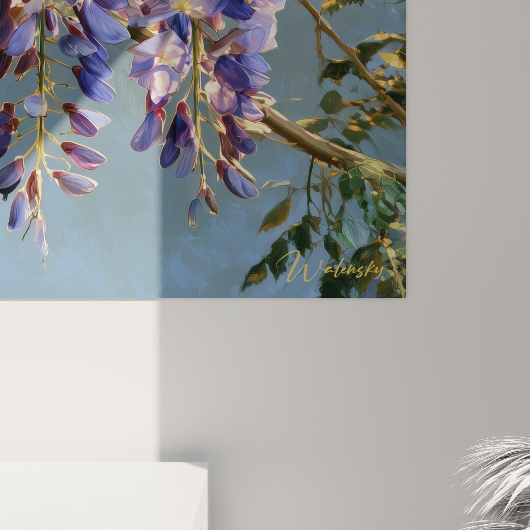 Pétales de glycine mauve et pourpre où la matière picturale révèle empâtements et reflets dorés