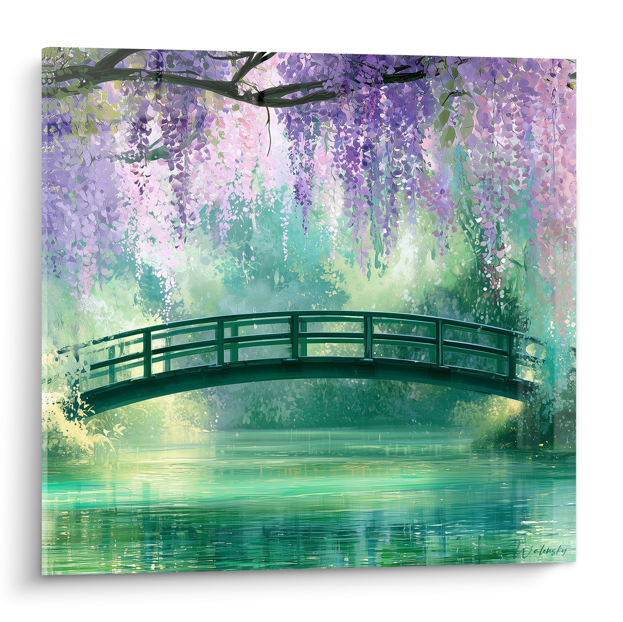 Glycine mauve en cascade au-dessus d'un pont vert émeraude enjambant une eau turquoise