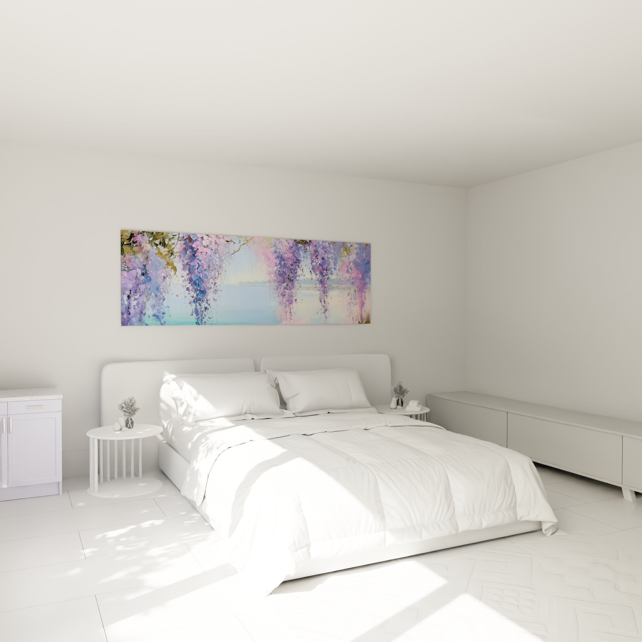 Grappes de glycine violette et rose suspendues au-dessus d'un lit dans une chambre claire