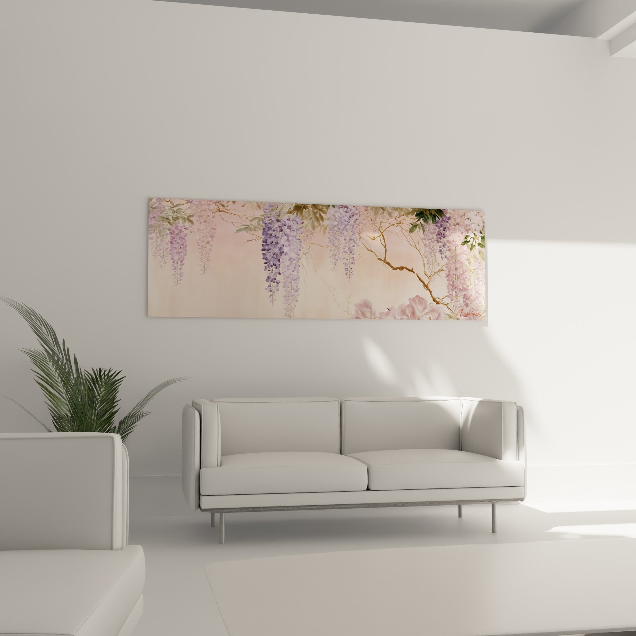 Fleurs de glycine lavande et magnolia rose au-dessus d'un canapé dans un salon lumineux