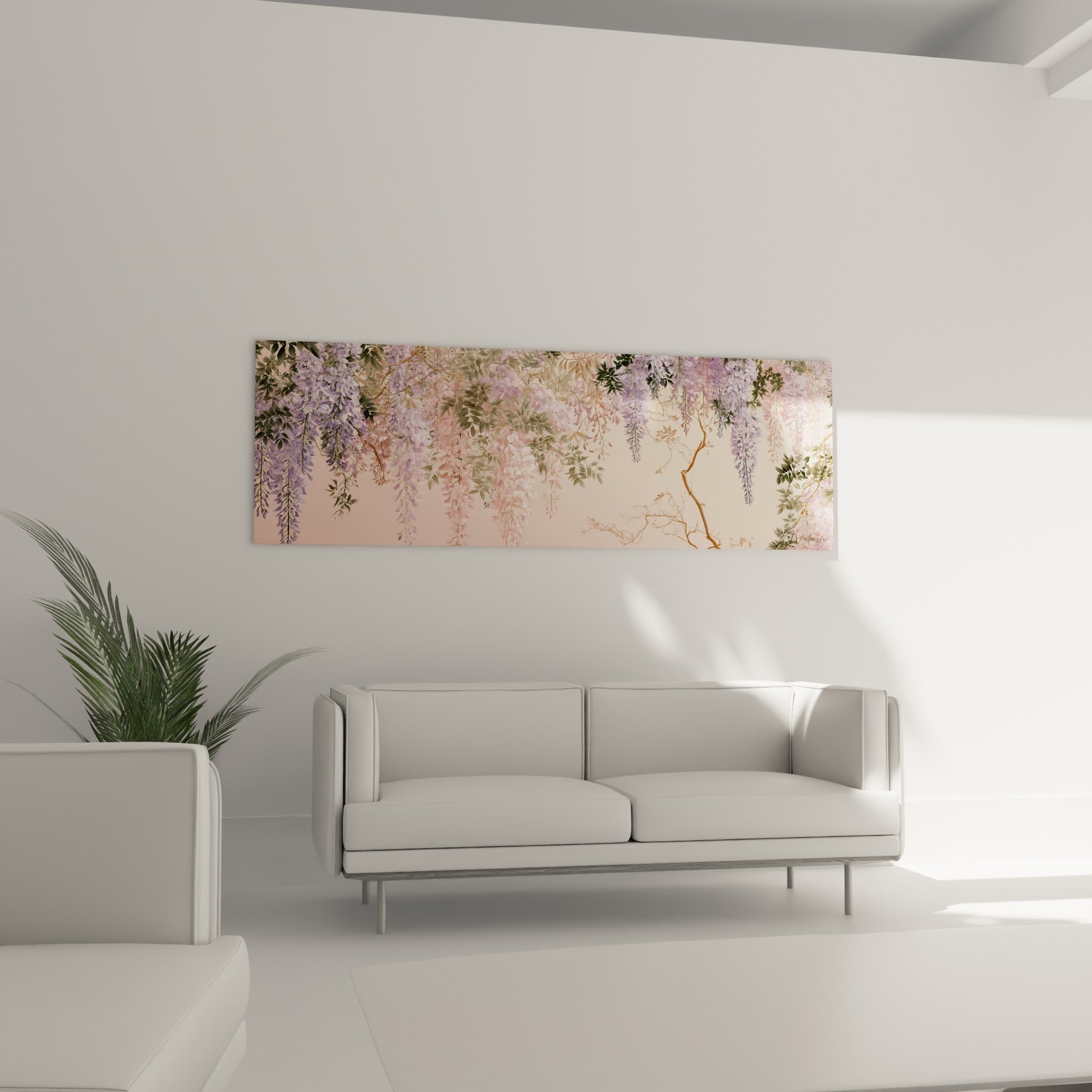 Fleurs de glycine mauve et saumon dans un jeu de lumière douce, au-dessus d'un canapé dans un salon lumineux