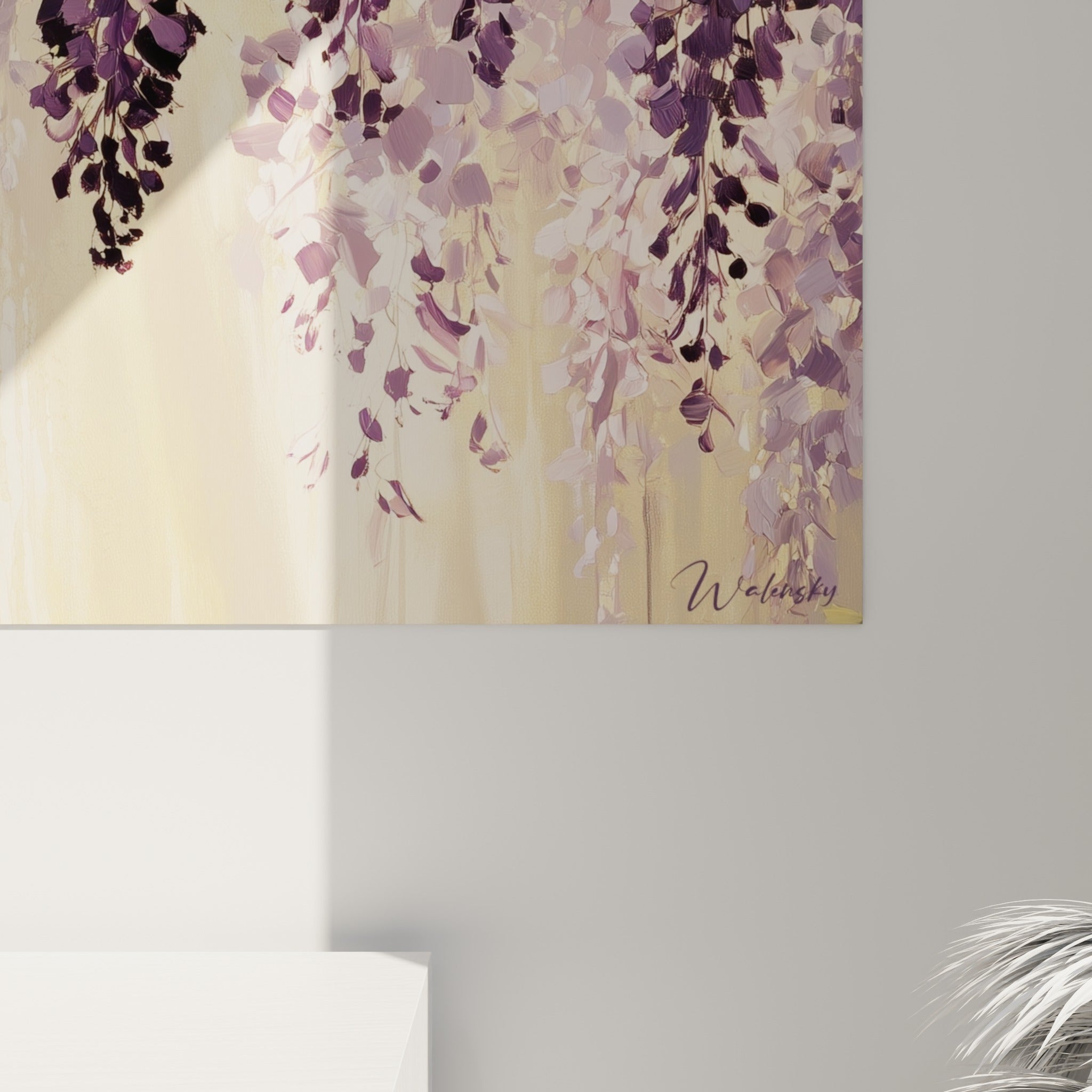 Empâtements violets et dorés de la glycine, matière épaisse et coulures visibles sur la toile