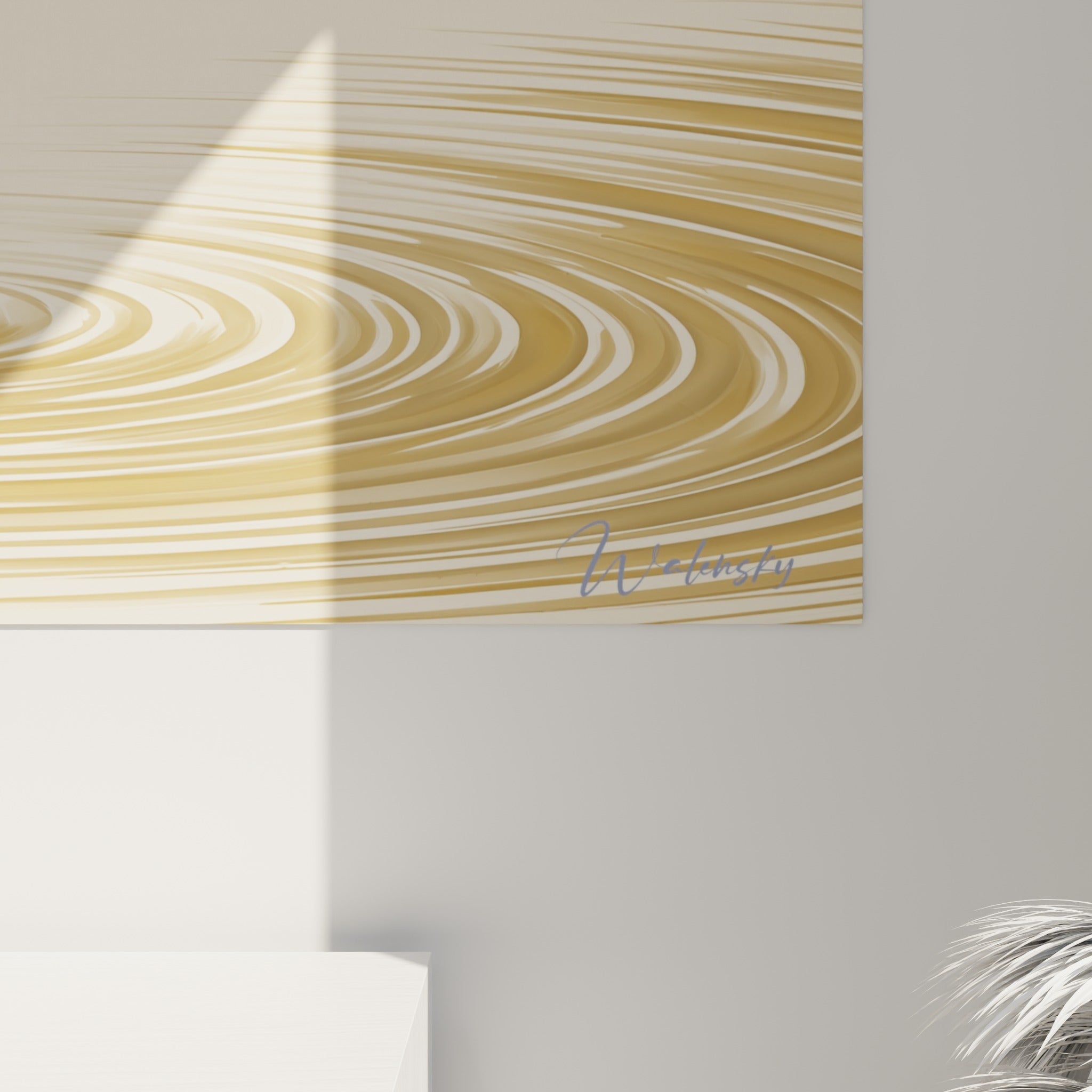 Grain fin des pétales mauves et coulures dorées de l'eau visibles de près sur la toile