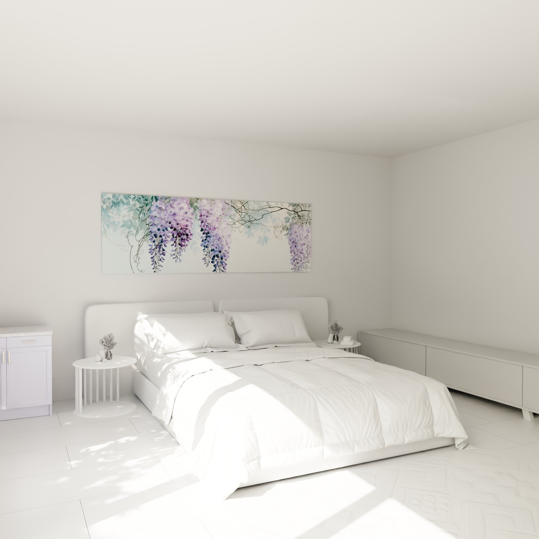 Grappes de glycine violette et lavande accrochées au-dessus d'un lit dans une chambre claire