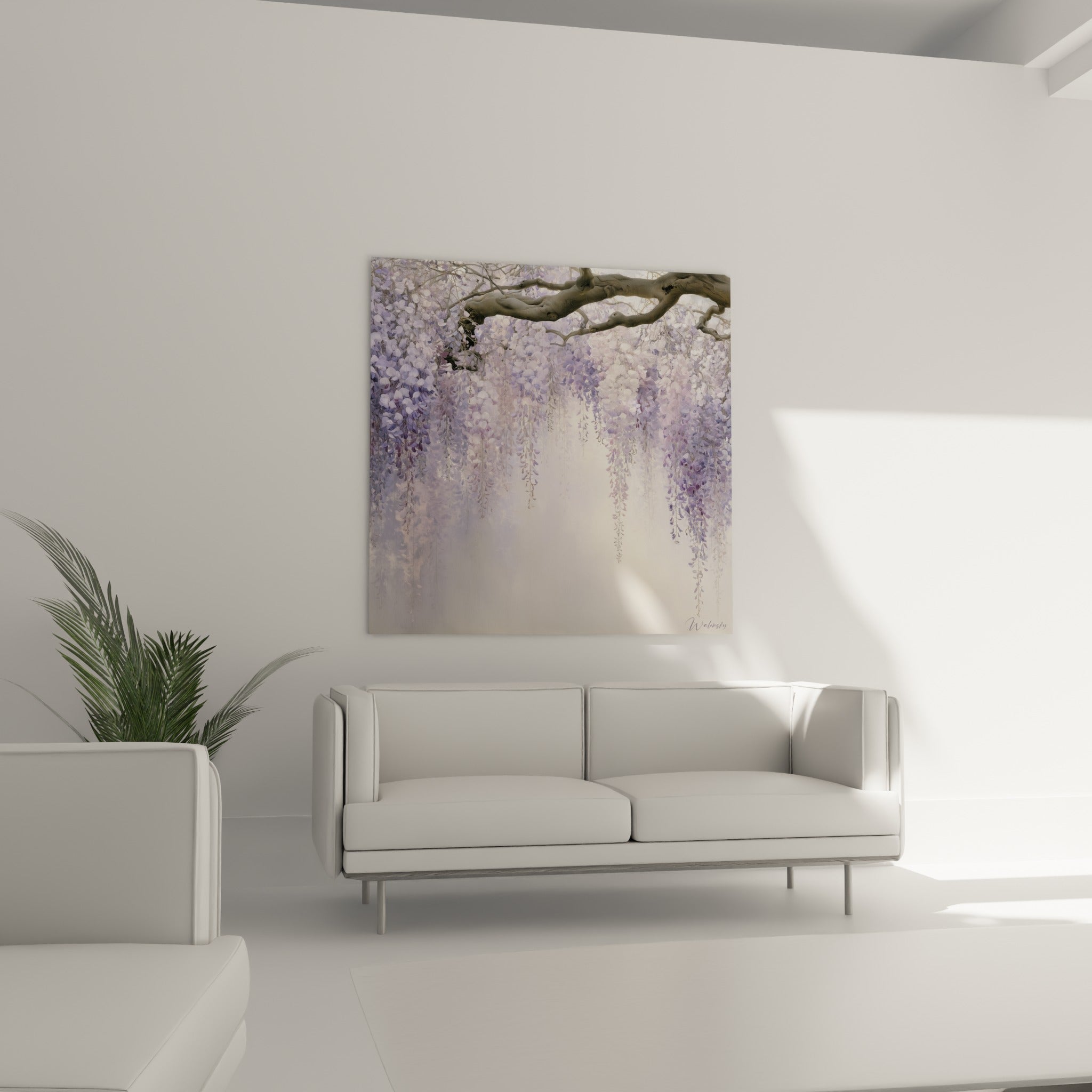 Fleurs de glycine violettes et roses pâles suspendues au-dessus d'un canapé dans un salon lumineux