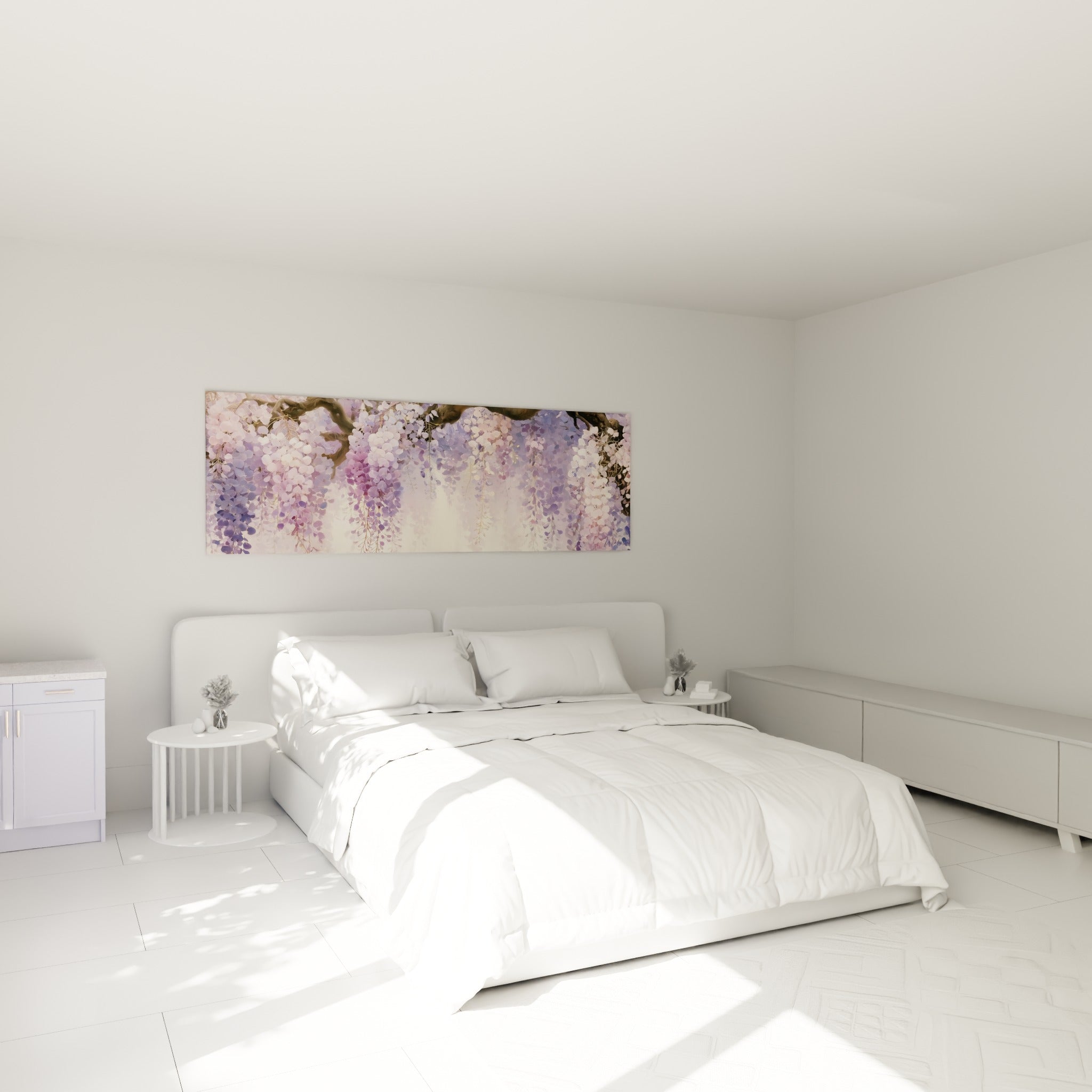 Glycine violette suspendue en grappes délicates au-dessus d'un lit dans une chambre claire