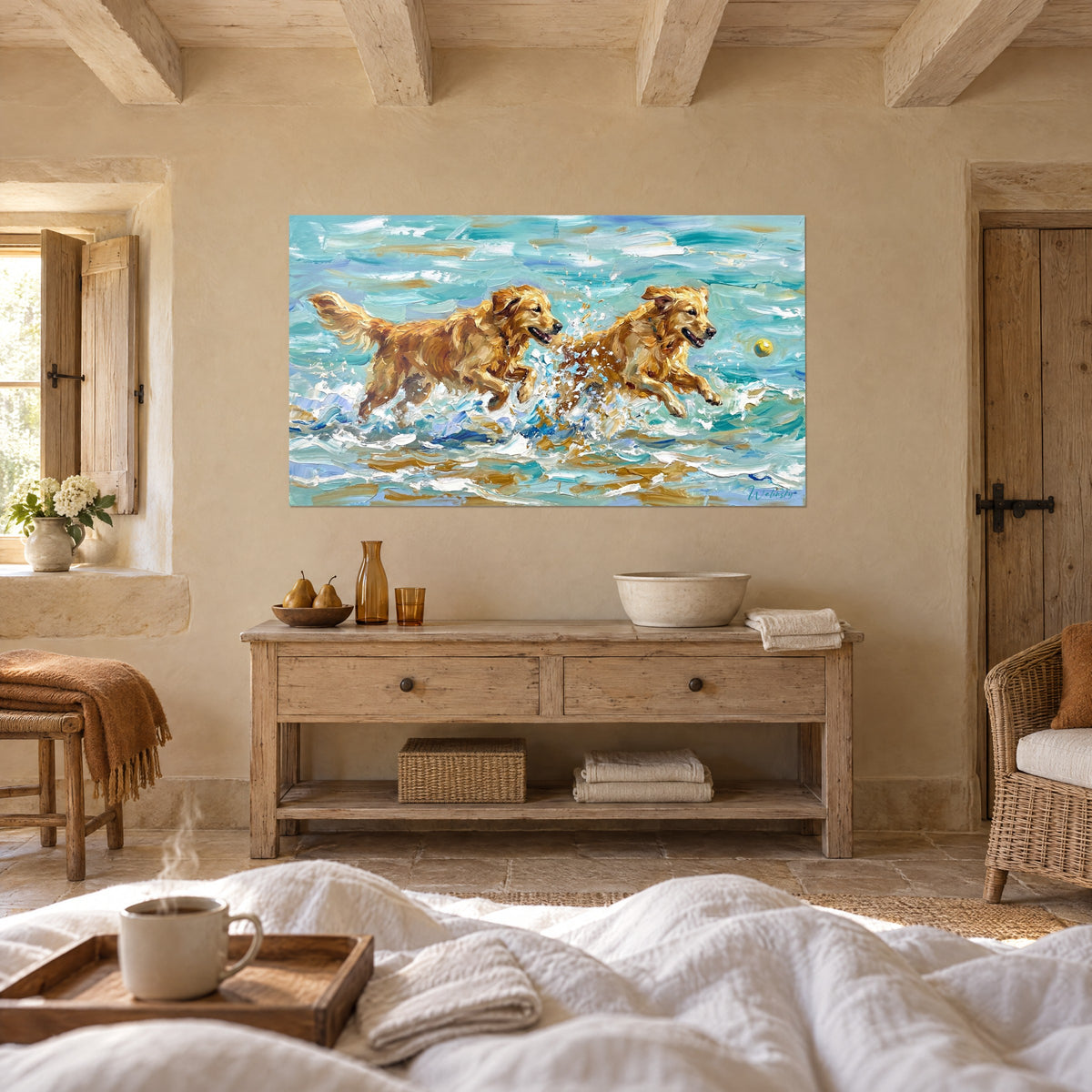Tableau chiens roux joyeux sautant dans les vagues turquoise et ocre, personne de dos, au-dessus d'un lit dans une chambre claire