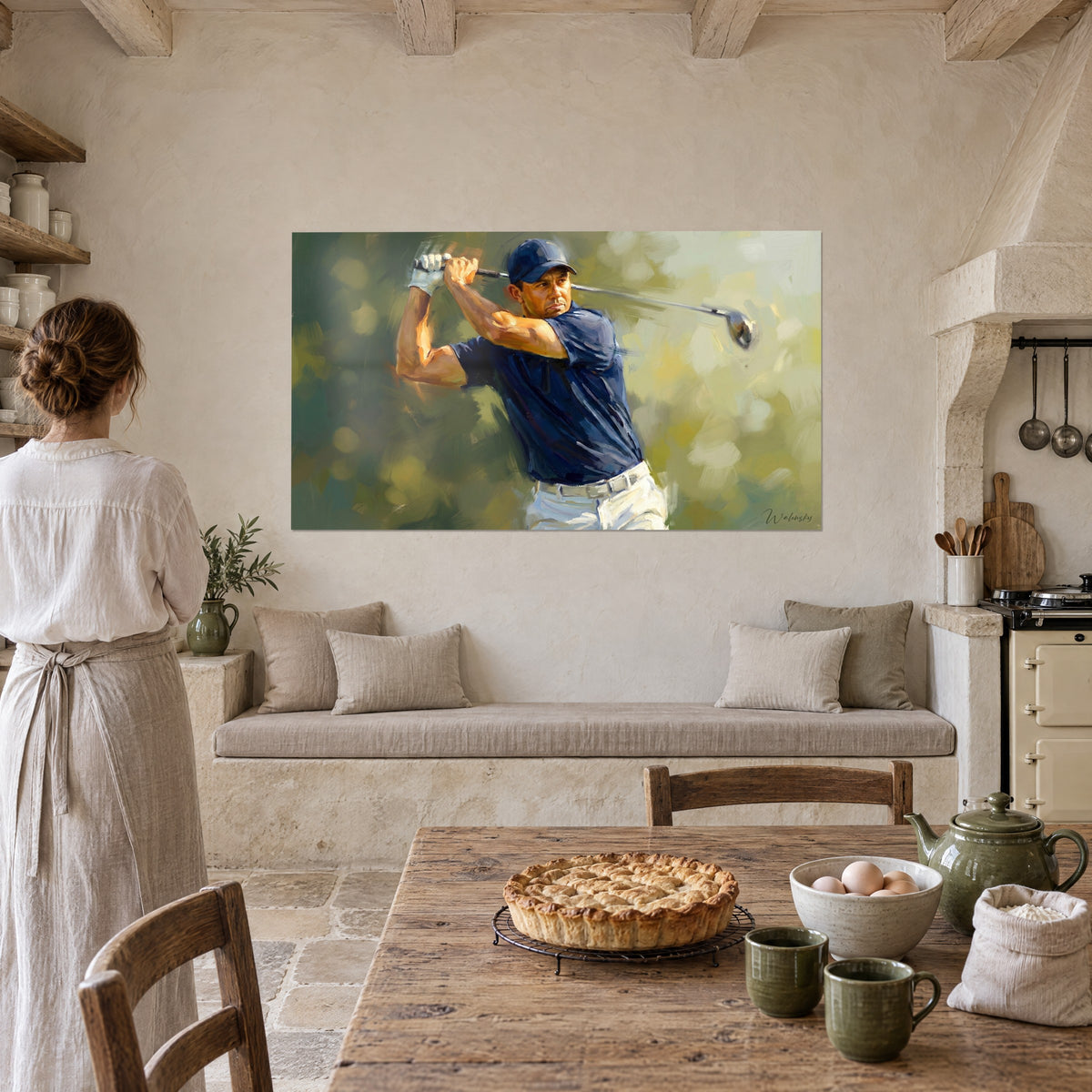 Obraz zamachu skupionego golfisty, ochrowe i głęboko niebieskie pociągnięcia pędzla, zawieszony w pobliżu kąta z kanapą i tarta