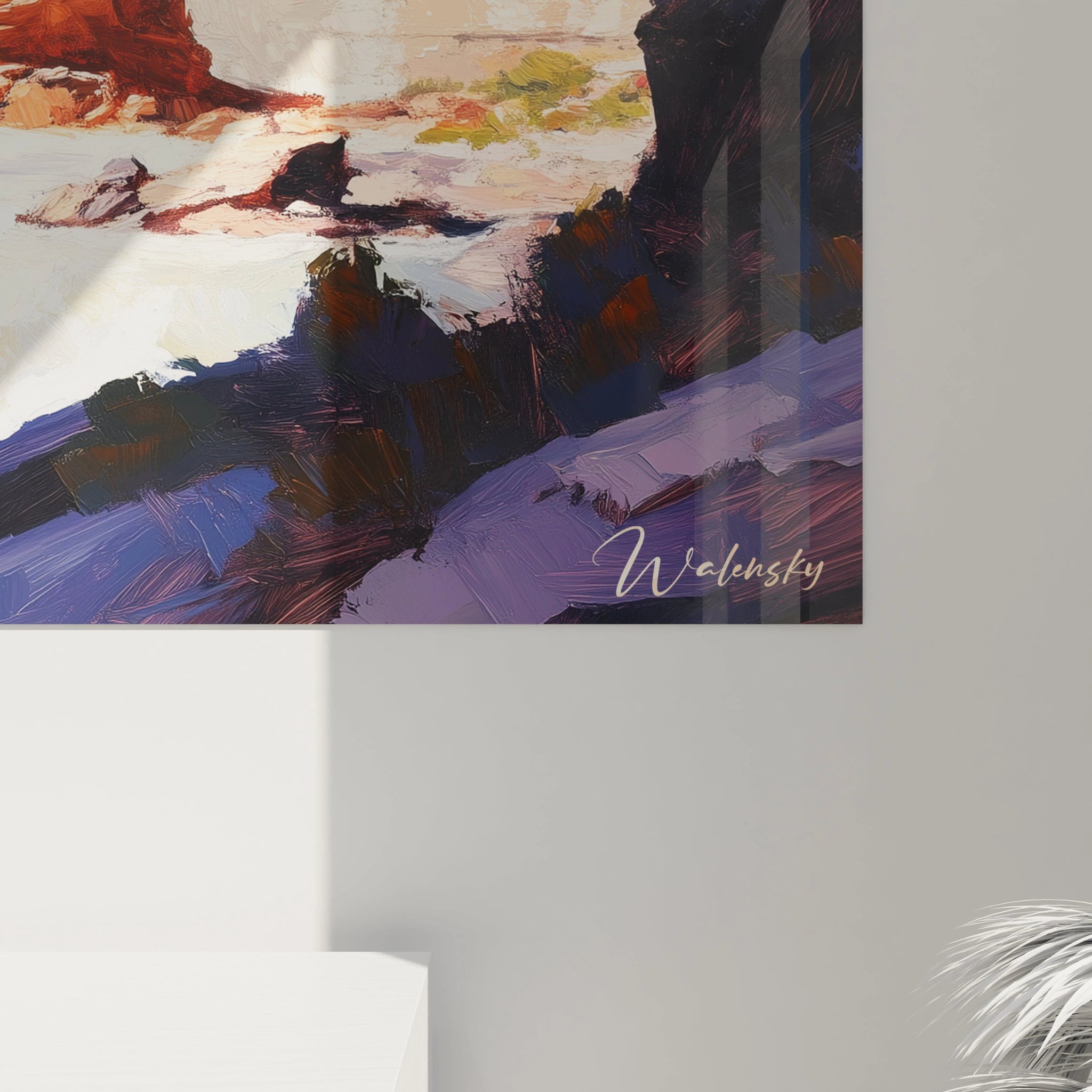 Un tableau canyon torrent capturant la force de l'eau blanche traversant une gorge aux falaises rouges et beiges stratifiées, où les textures rugueuses de la roche contrastent avec la fluidité du courant et les ombres violacées des recoins profonds.
