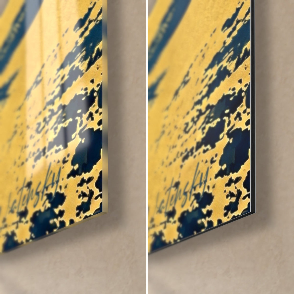 Quadro spiaggia di Granville in giallo e blu navy, angolo in basso a destra: vetro acrilico lucido a sinistra, Dibond opaco a destra
