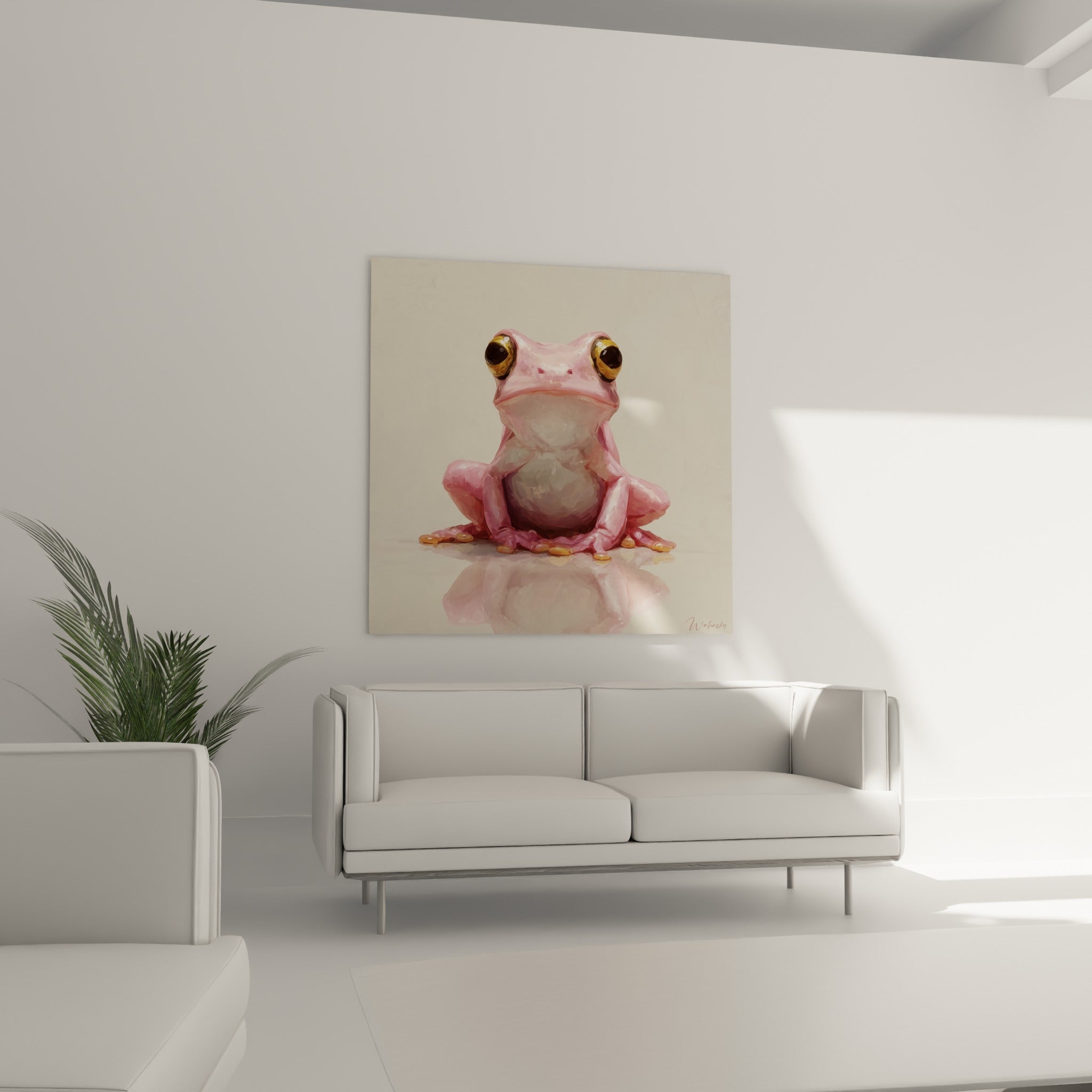 Silhouette rose et beige d'une grenouille assise, pattes orangées, au-dessus d'un canapé dans un salon lumineux