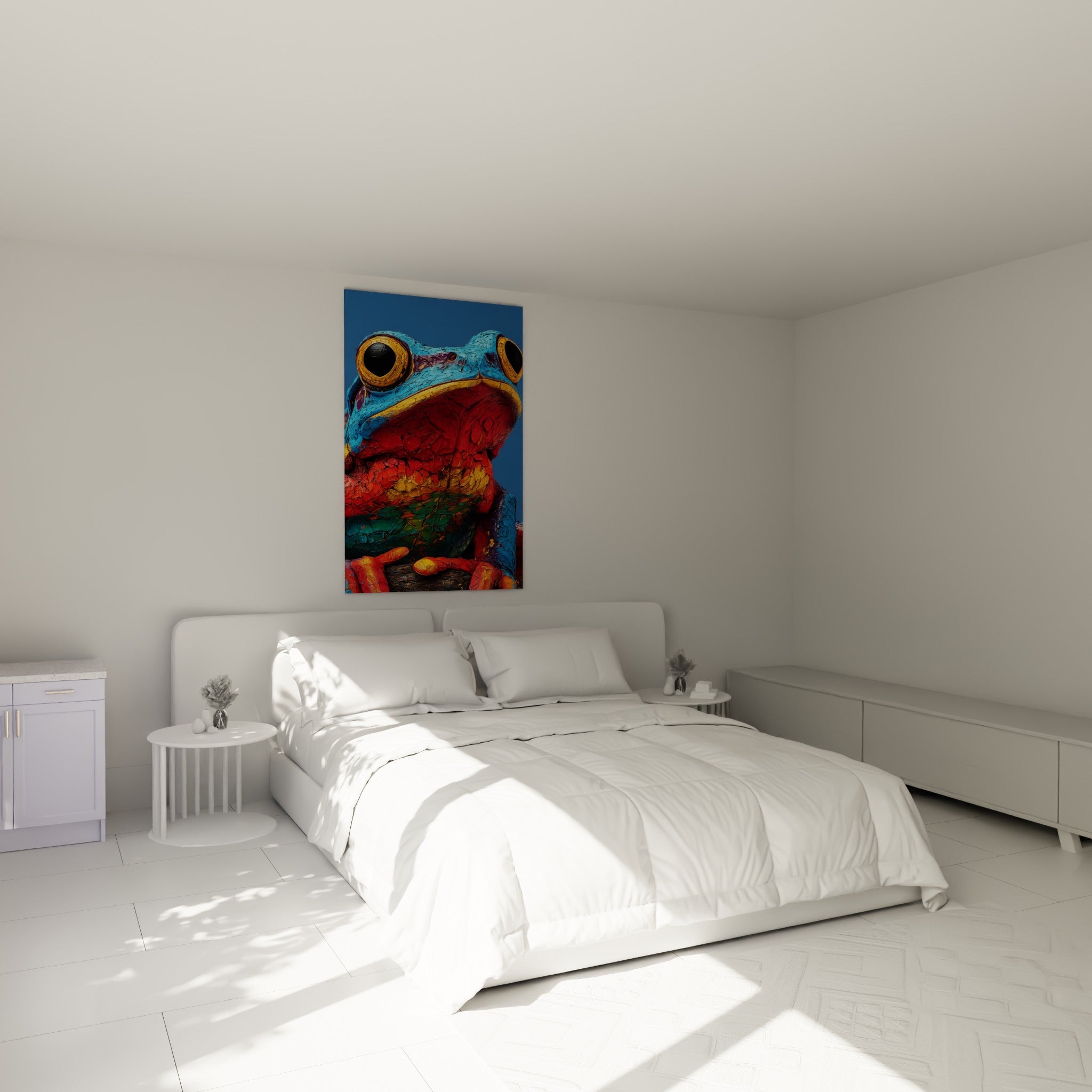 Amphibien coloré au regard perçant, bleu et ocre, au-dessus d'un lit dans une chambre claire
