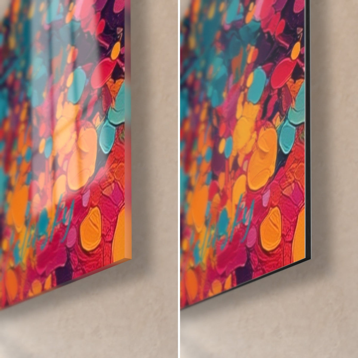 Wall art batrachian with raised painted scales, bottom right corner: glossy reflective glass, matte black Dibond aluminium, 3 mm edge