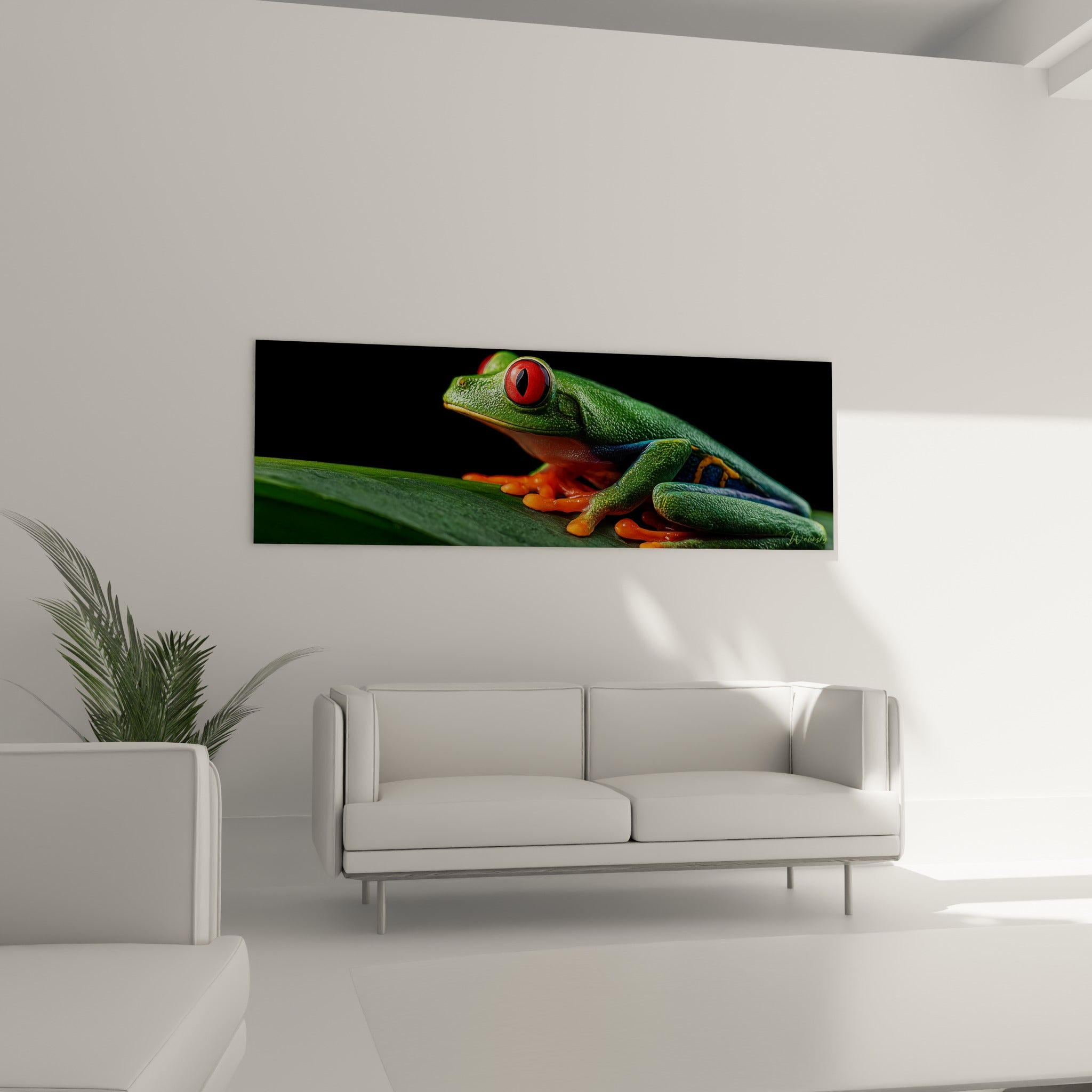 Amphibien tropical vert et orange aux yeux perçants suspendu au-dessus d'un canapé dans un salon lumineux