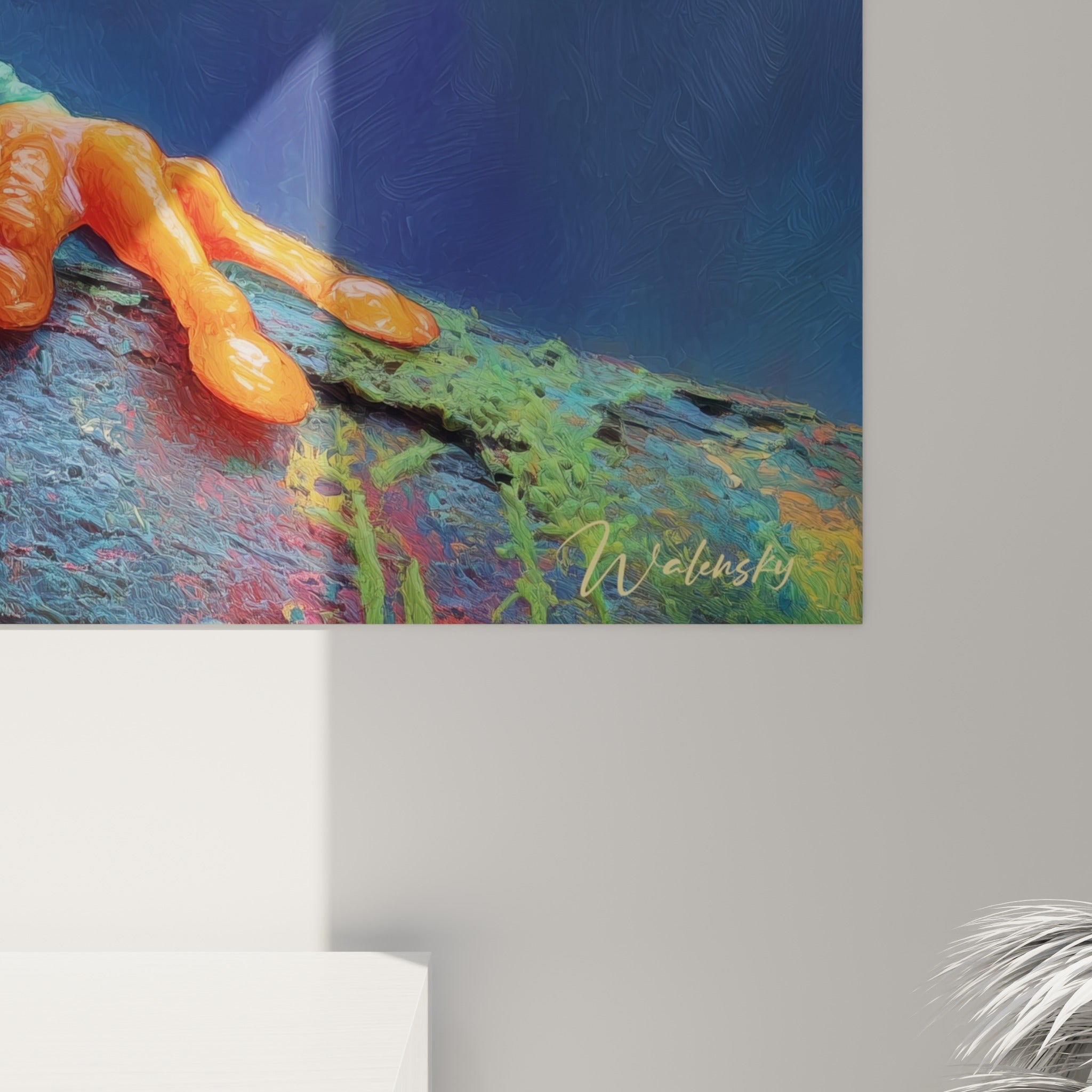 Peau granuleuse turquoise et pattes orangées de la grenouille, détail de matière et coulures colorées
