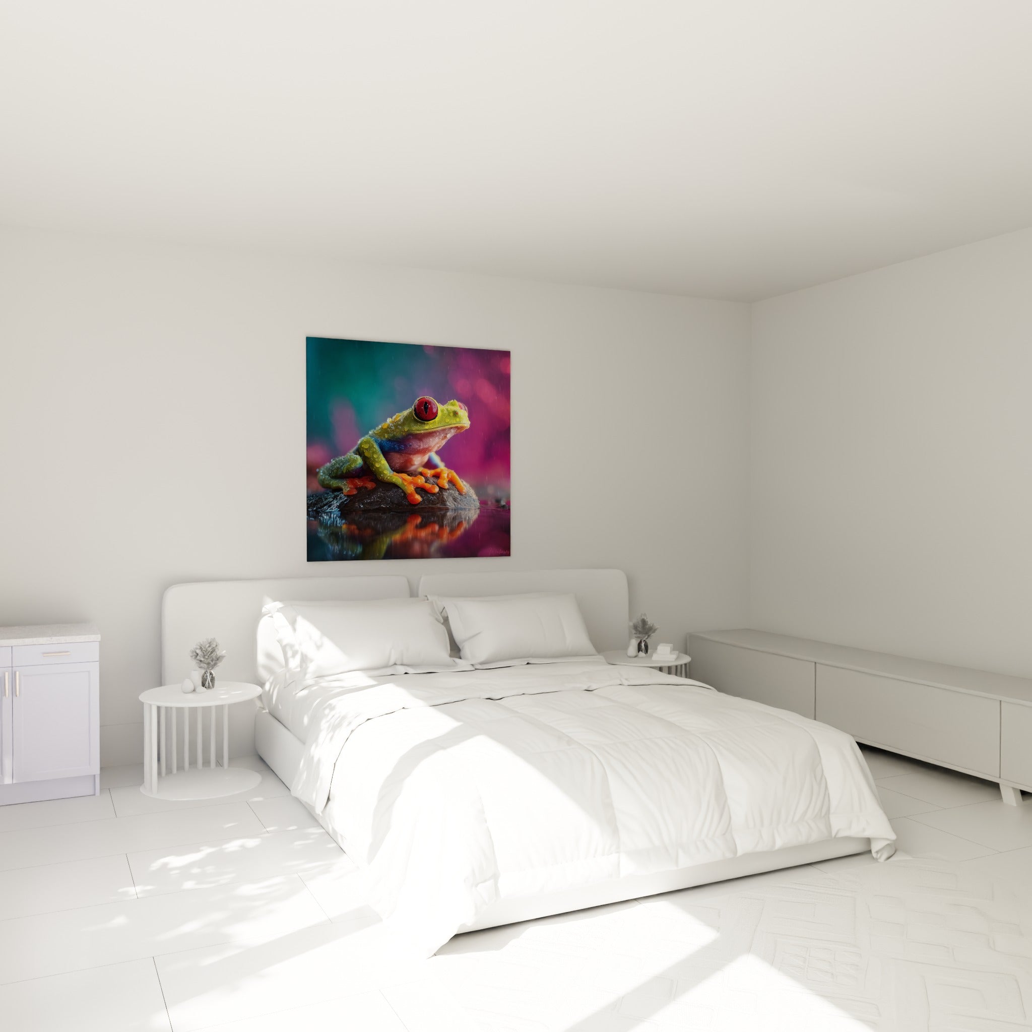 Amphibien vert émeraude aux yeux rouge rubis, gouttelettes visibles, au-dessus d'un lit dans une chambre claire