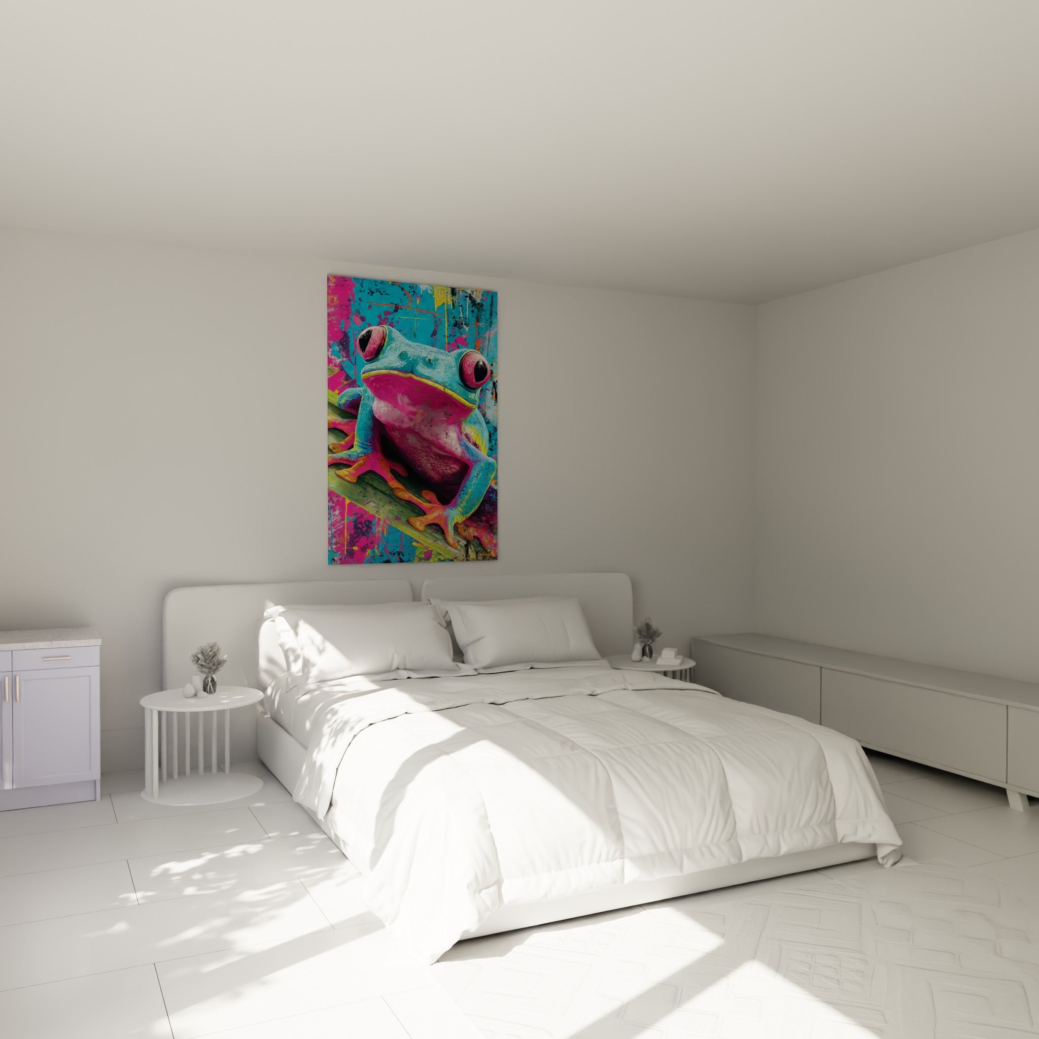 Amphibien fuchsia et turquoise au regard perçant accroché au-dessus d'un lit dans une chambre claire
