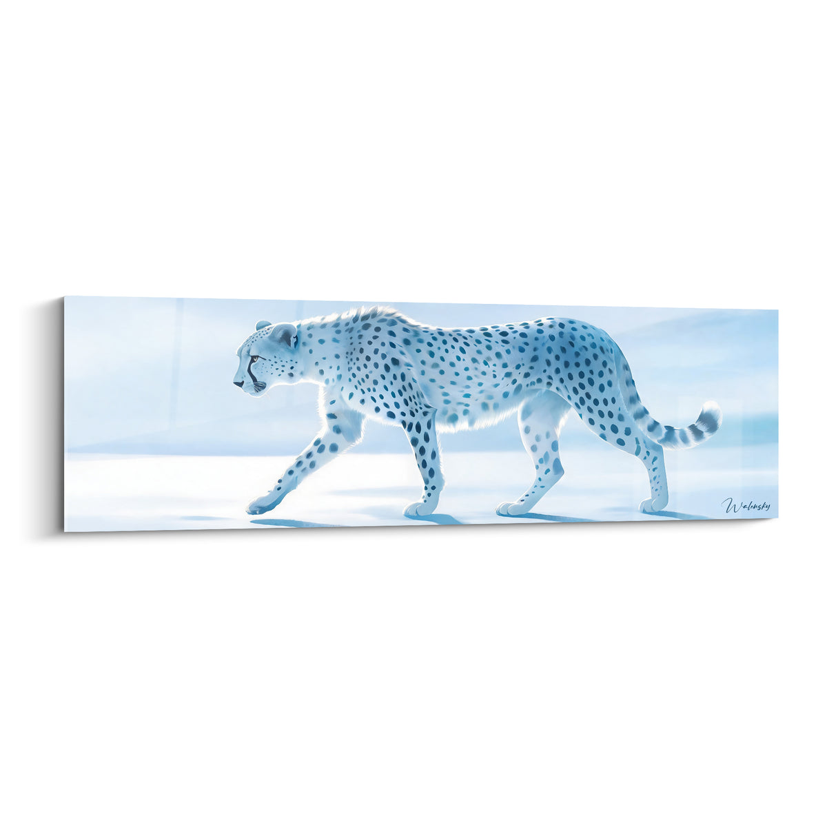 Guépard blanc aux taches bleu marine marchant de profil sur fond bleu pastel dégradé
