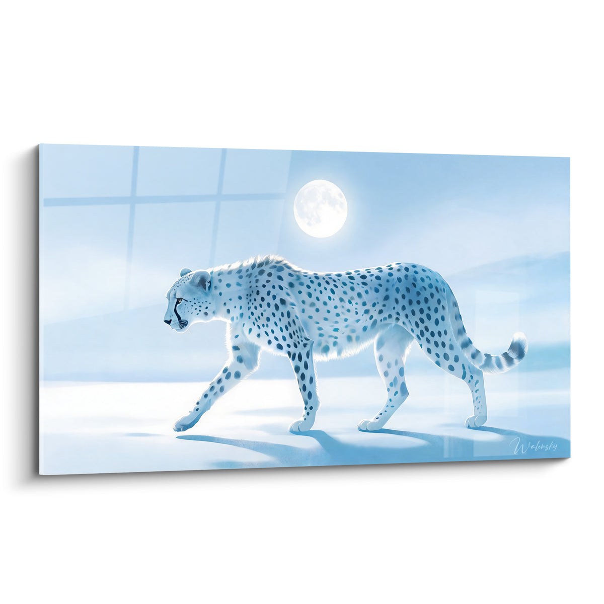Guépard blanc tacheté de bleu marchant sous une pleine lune argentée sur fond brumeux
