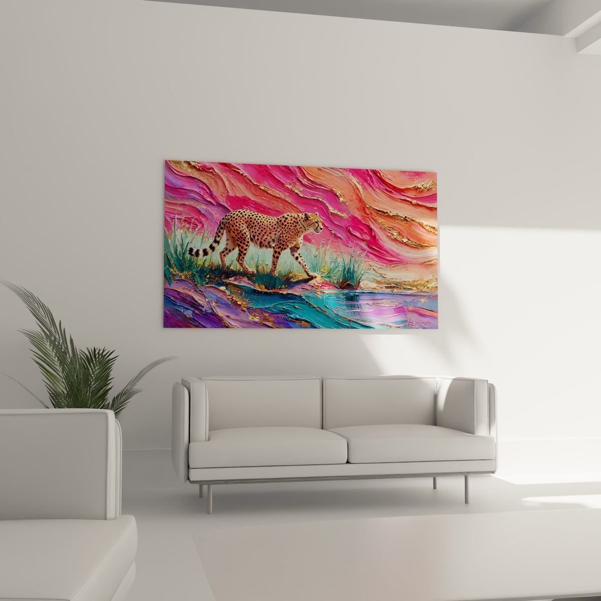 Silhouette de guépard entre rose corail et bleu turquoise, au-dessus d'un canapé dans un salon lumineux