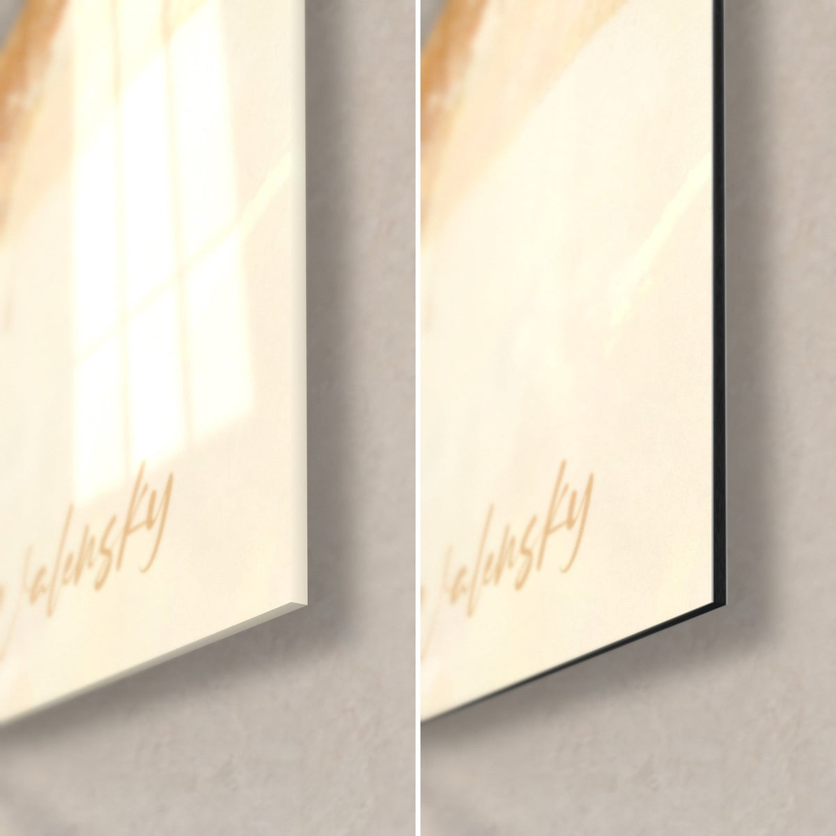 Schilderij gouden cheetah, rechtsonder: glanzend acrylglas met reflecties links, mat zwart Dibond-aluminium rechts, rand van 3 mm