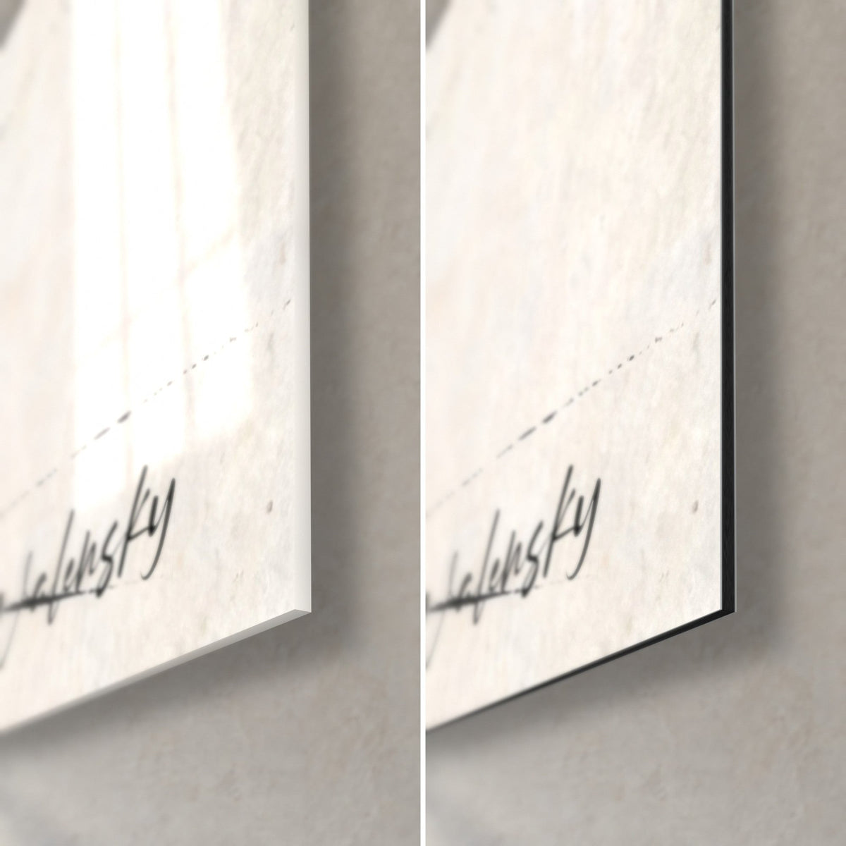 Tableau guépard en encre, coin bas droit : signature noire sur fond crème, verre acrylique brillant à gauche, Dibond mat à droite